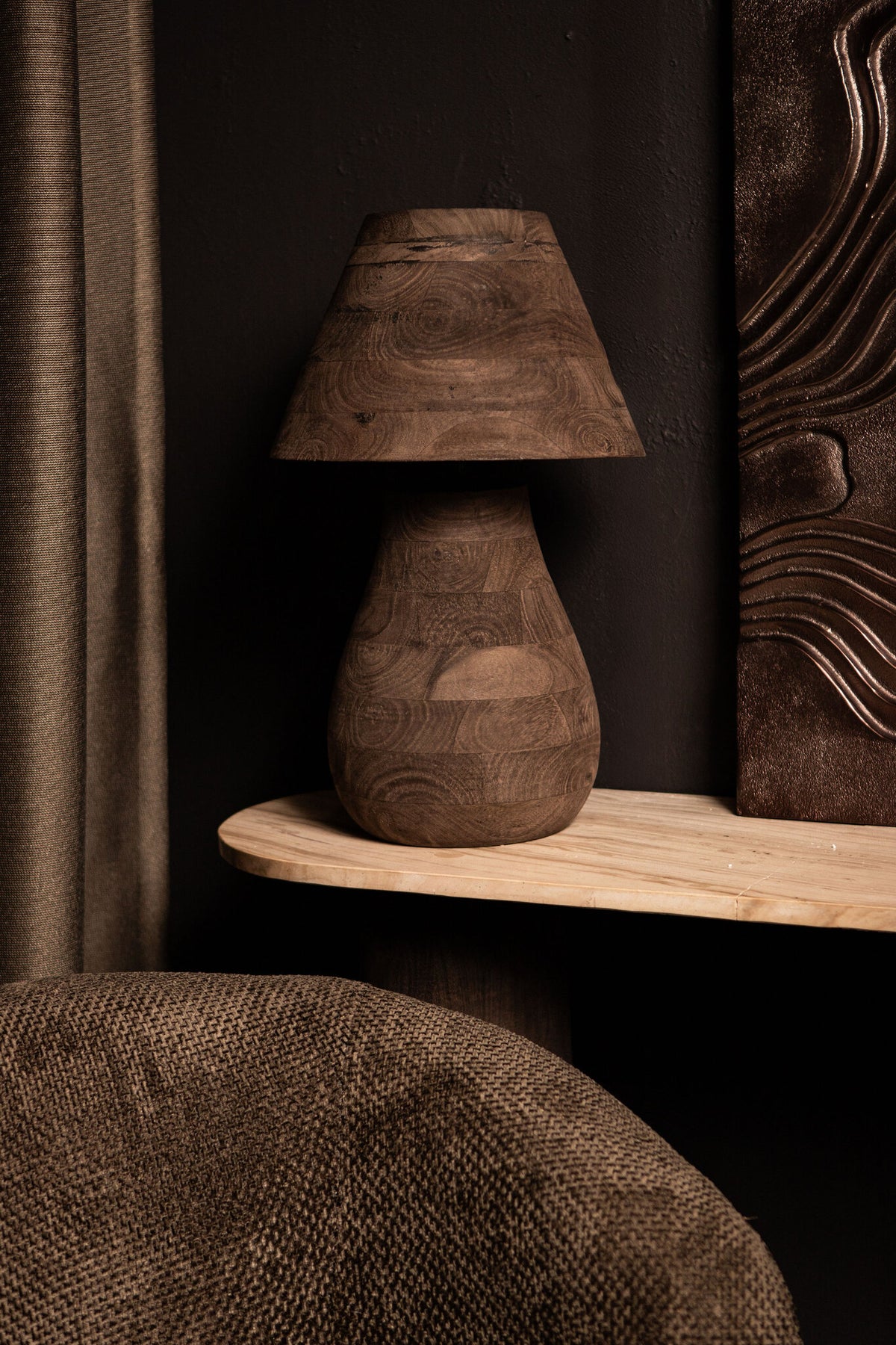 Peake brown mango wood round table lamp, low