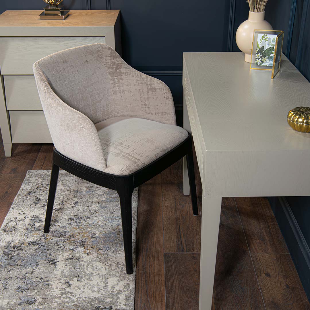 Venosa Chair