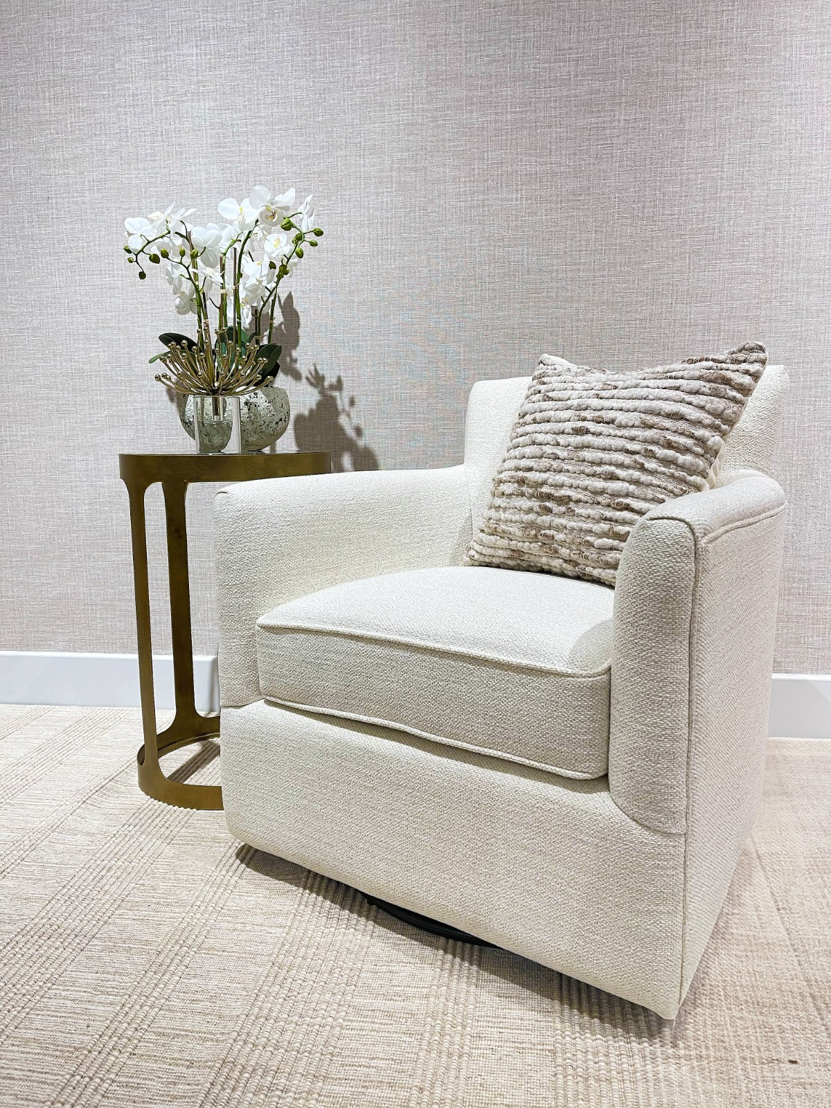 Paxford Swivel Chair – Off-White
