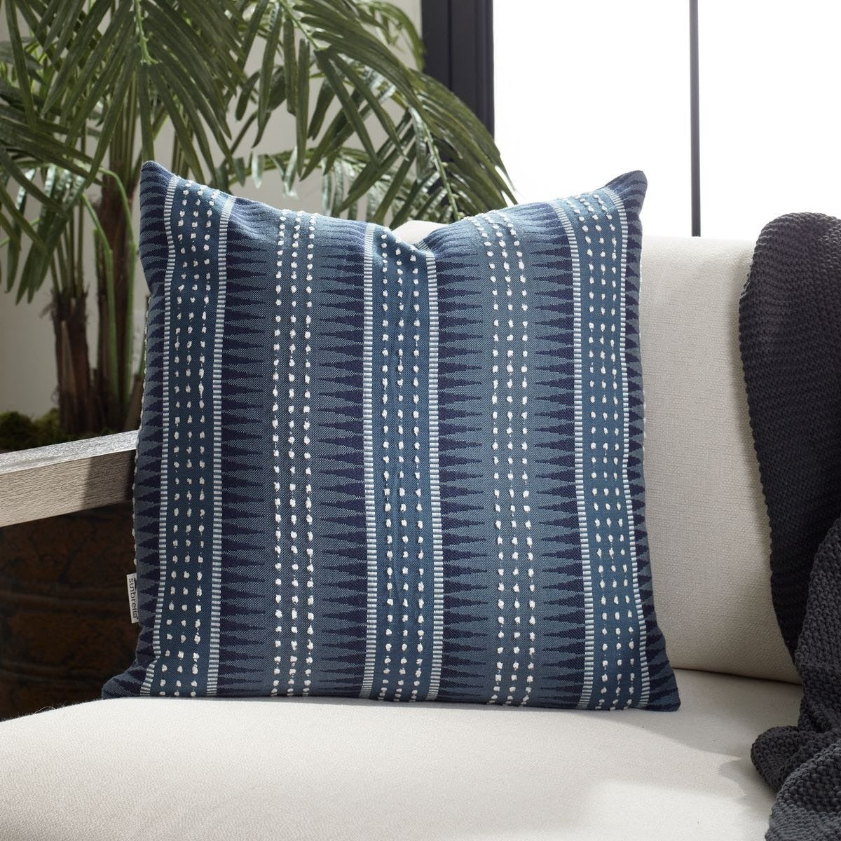 Backgammon Outdoor Cushion – Slate