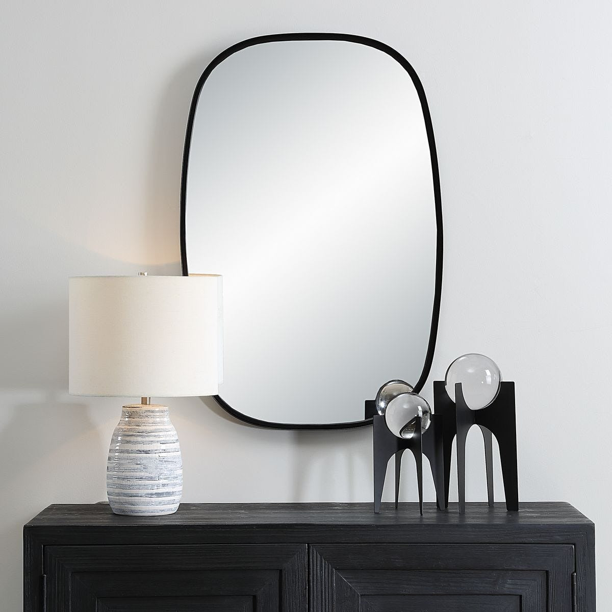 Jackson Oval Mirror – Black