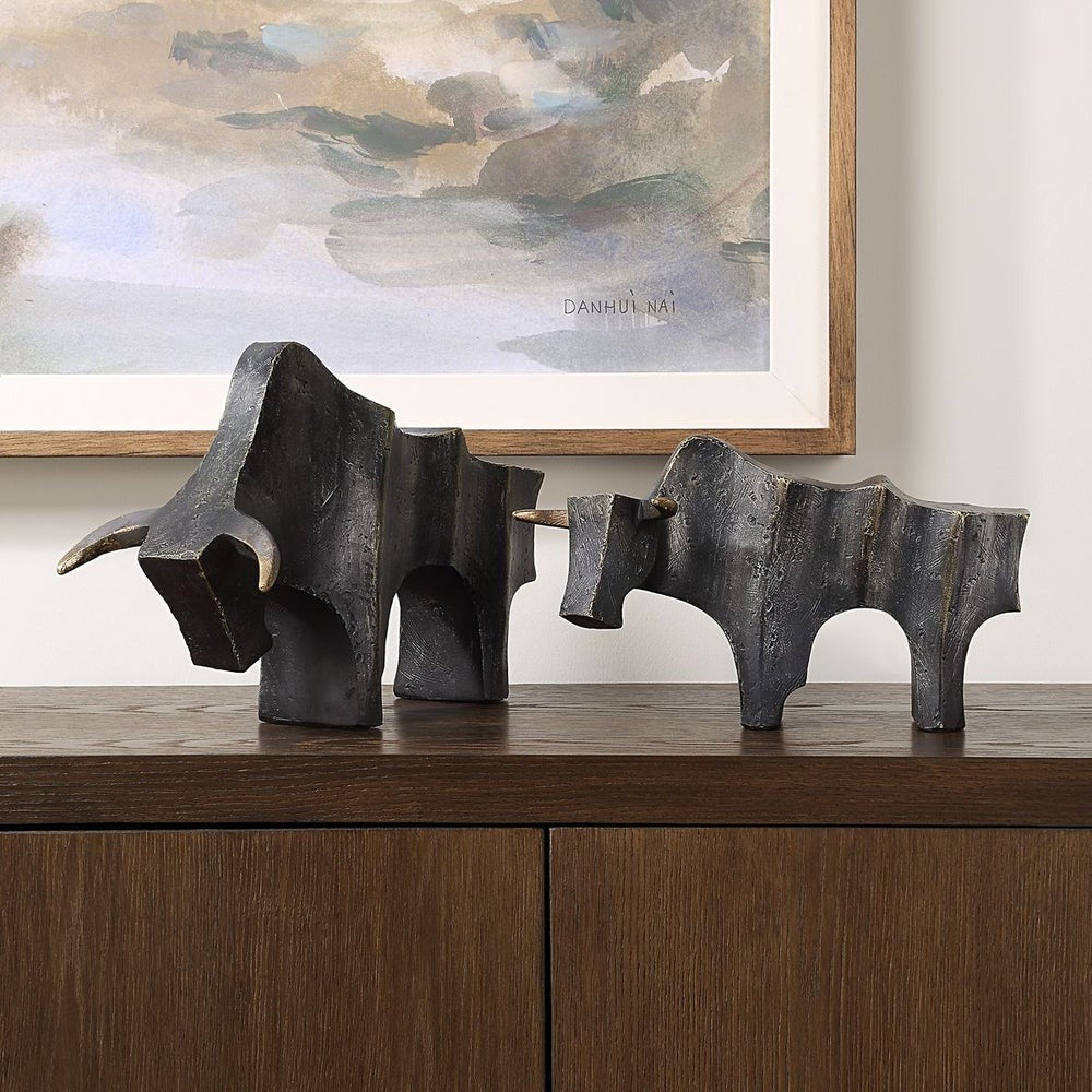 Regal Bull Sculptures – Set of 2