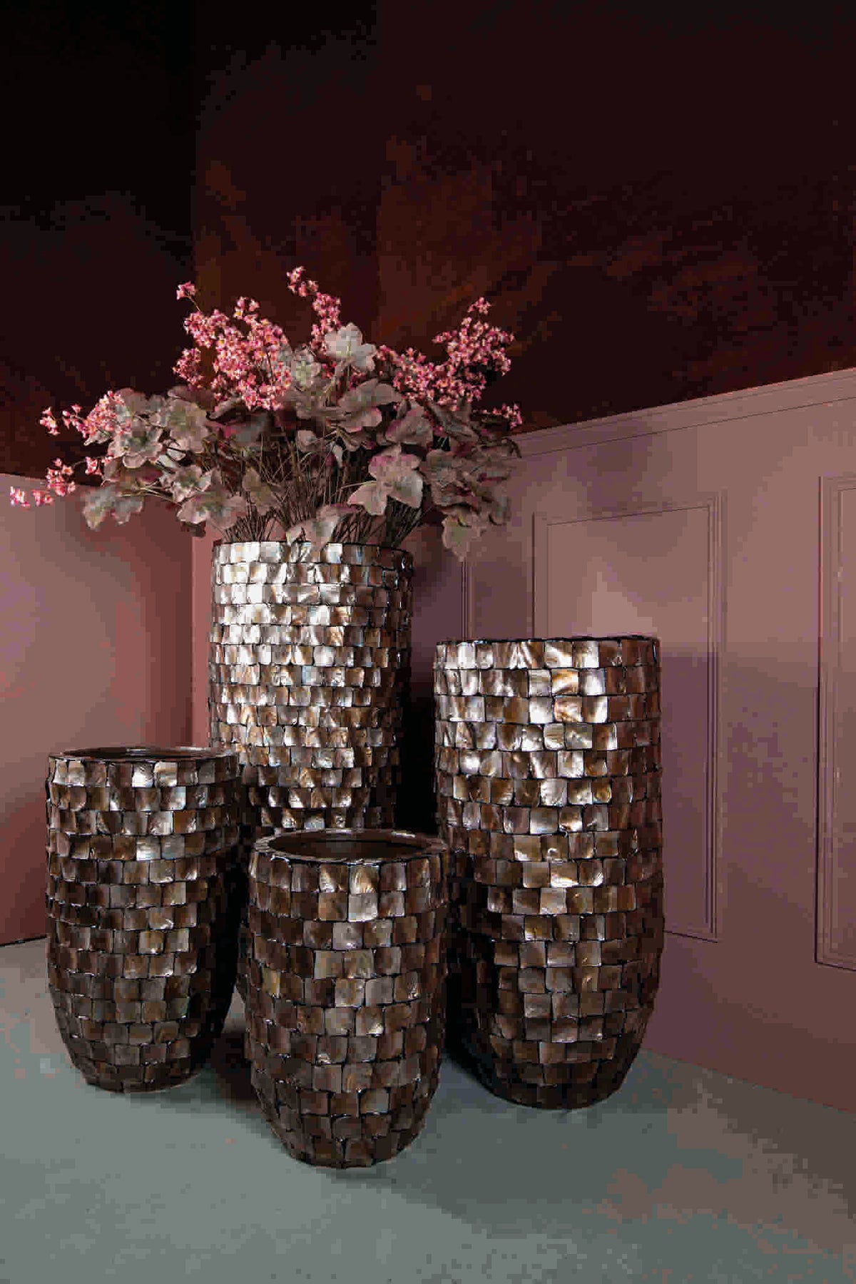 Daven bronze shell-textured round planter, medium