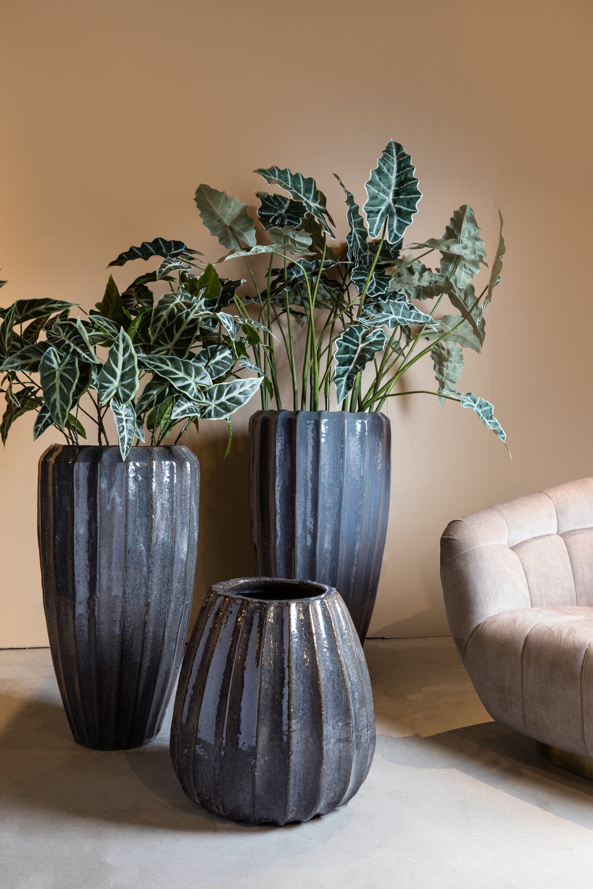 Olver blue ribbed ceramic planter, large