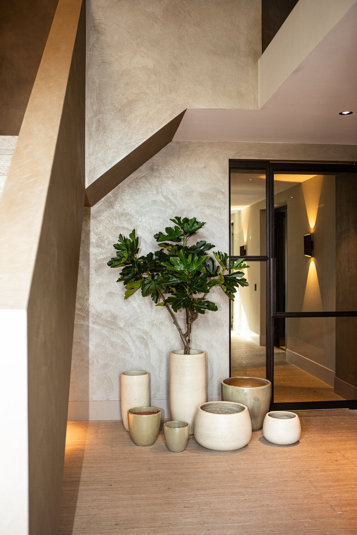 Dezzel white tall glazed ceramic pot