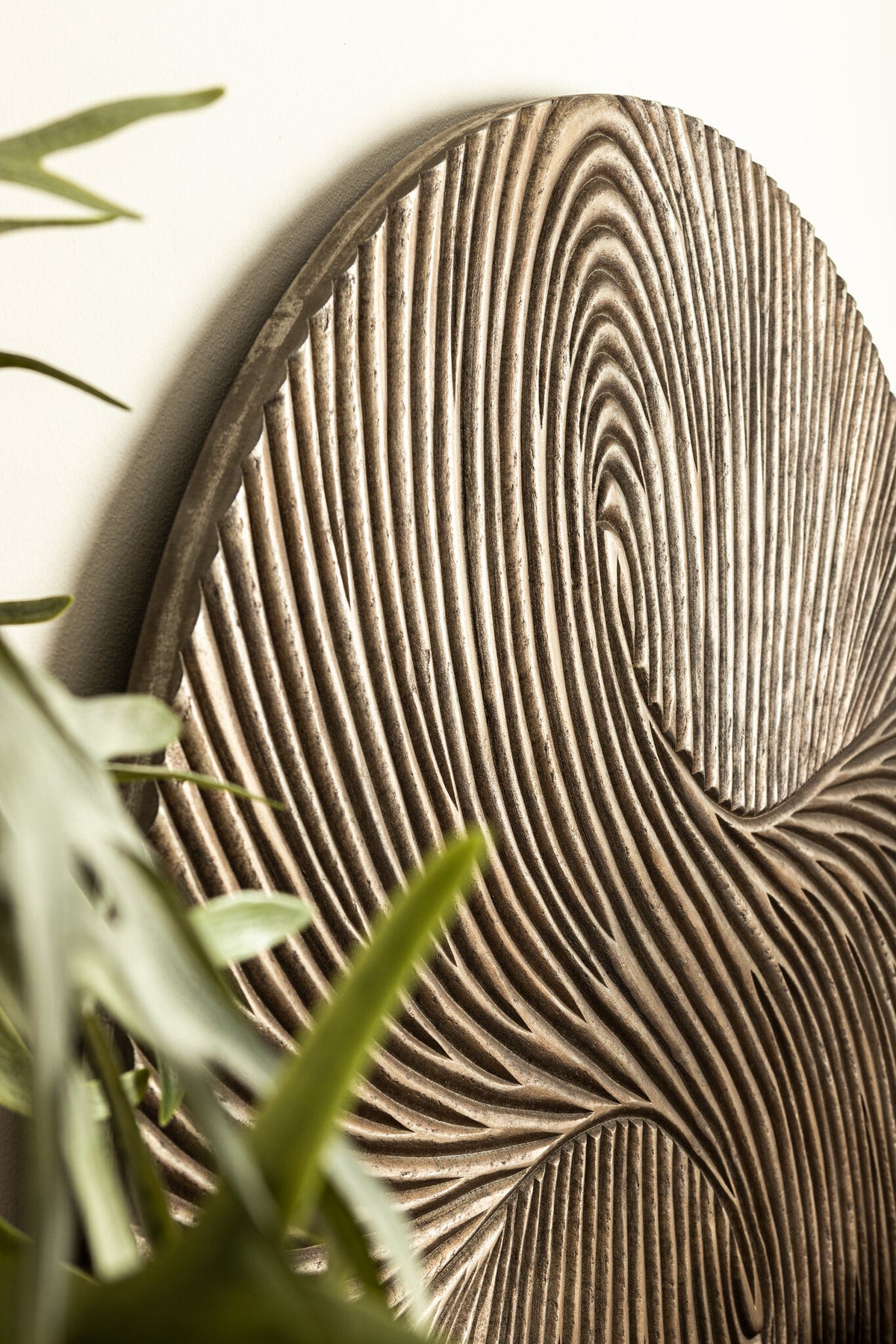 Wiktor brown swirl-carved round MDF wall panel, medium