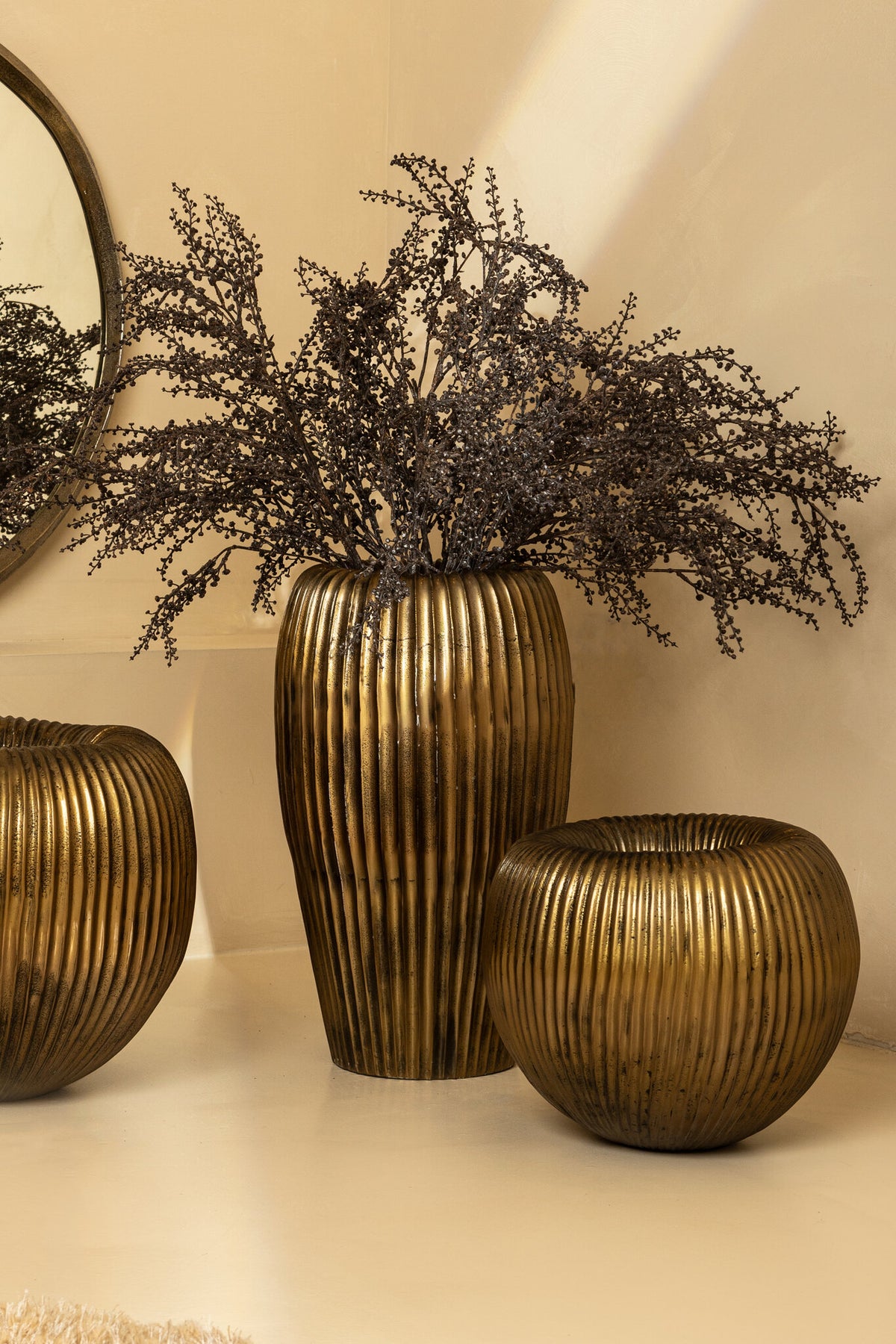 Russel gold ribbed aluminium planter, tall