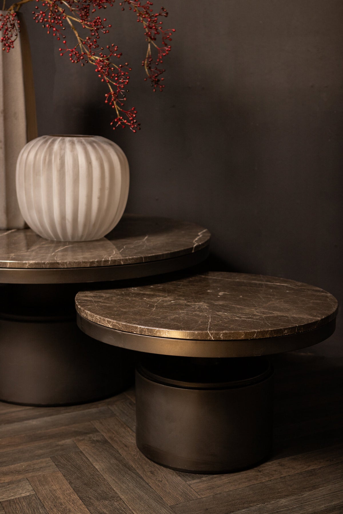Bregt brown marble coffee table, low, dark brown base