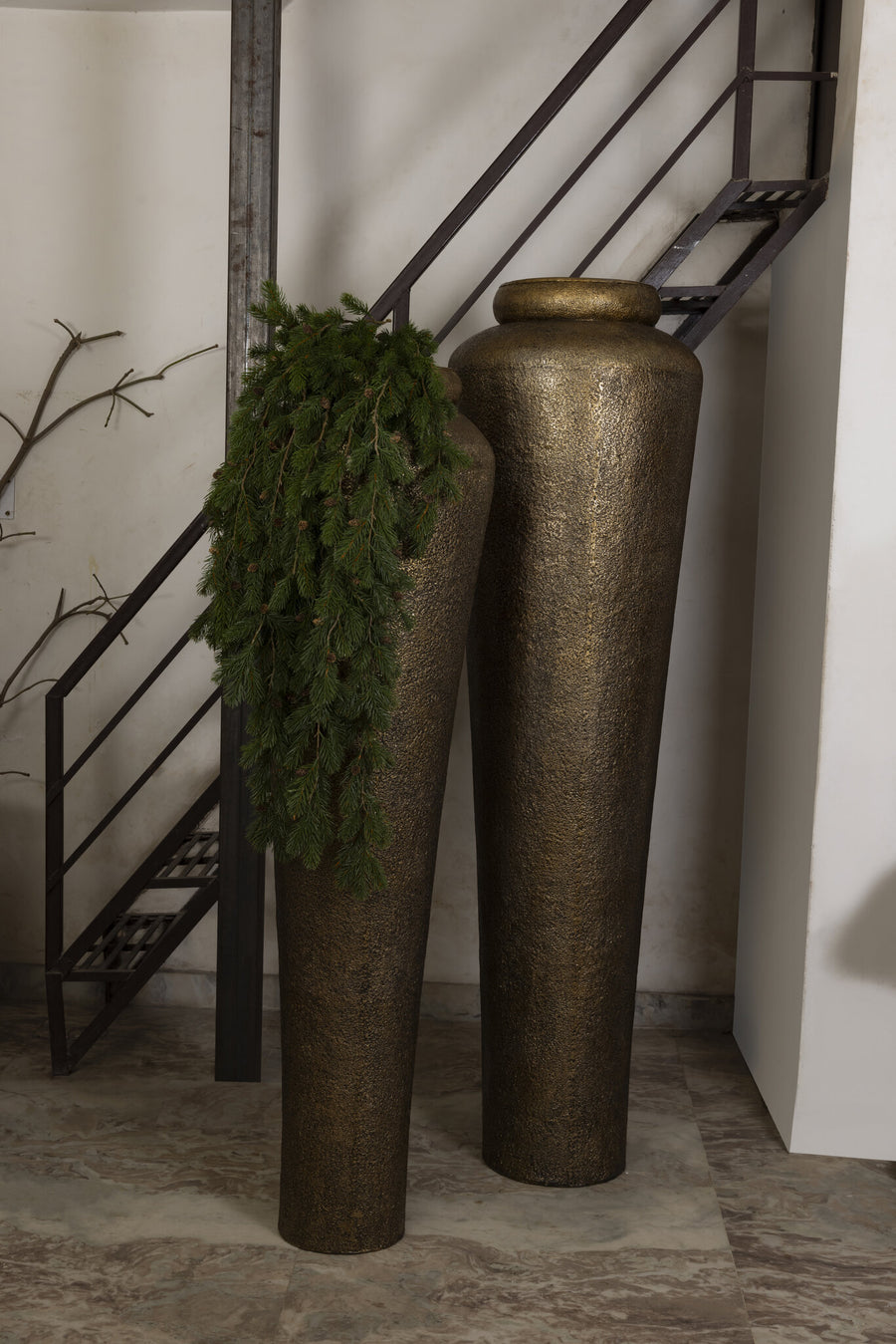 Zavir gold cast aluminium planter