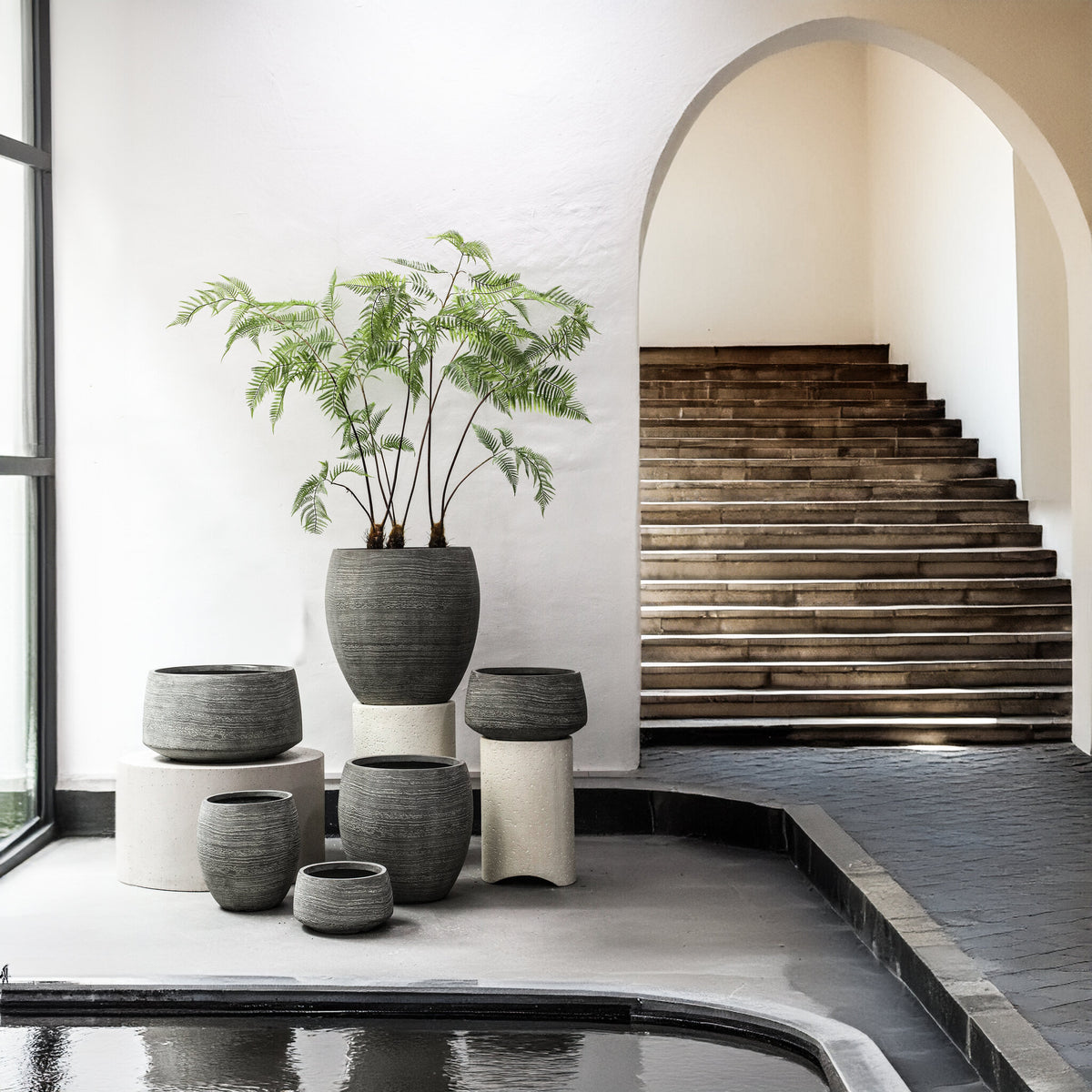 Giulietta grey weatherproof composite planter