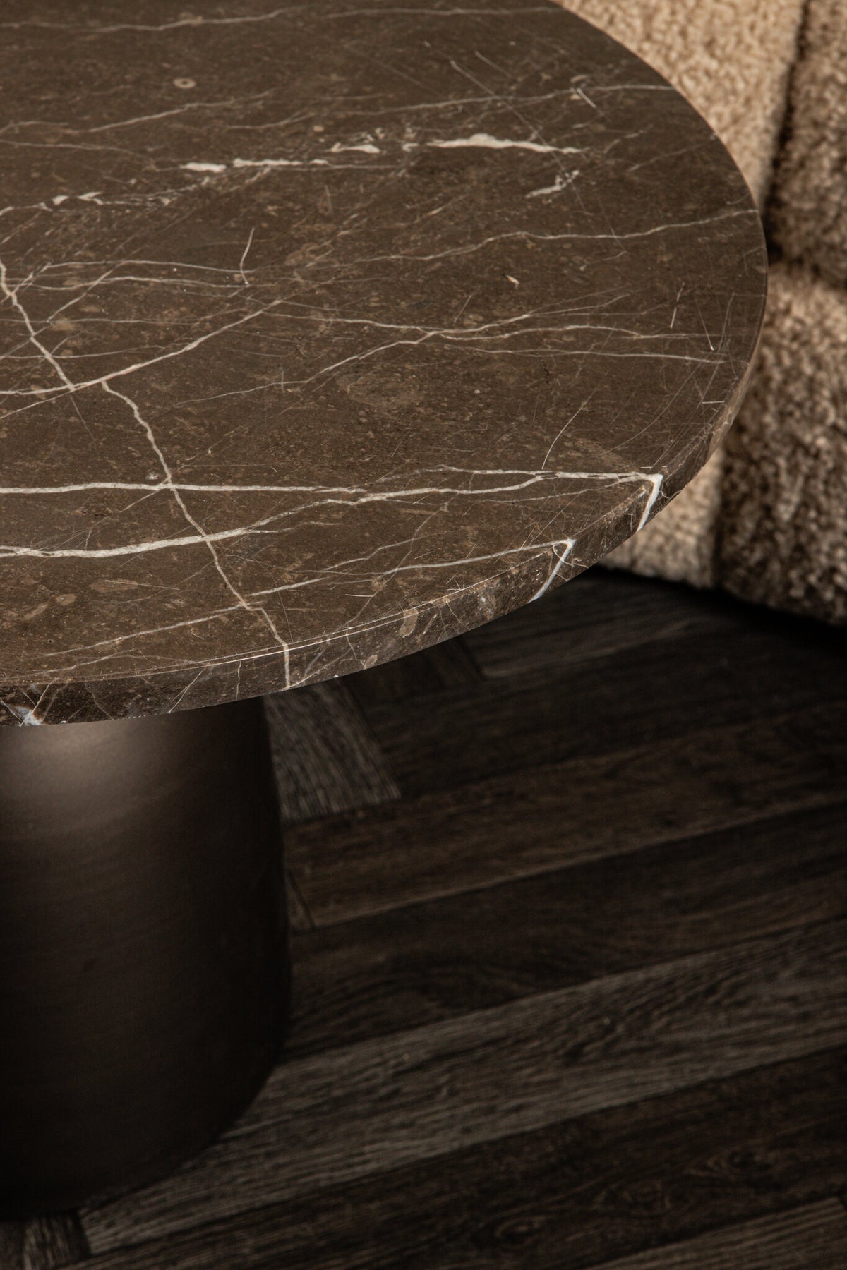 Patras brown marble side table, round