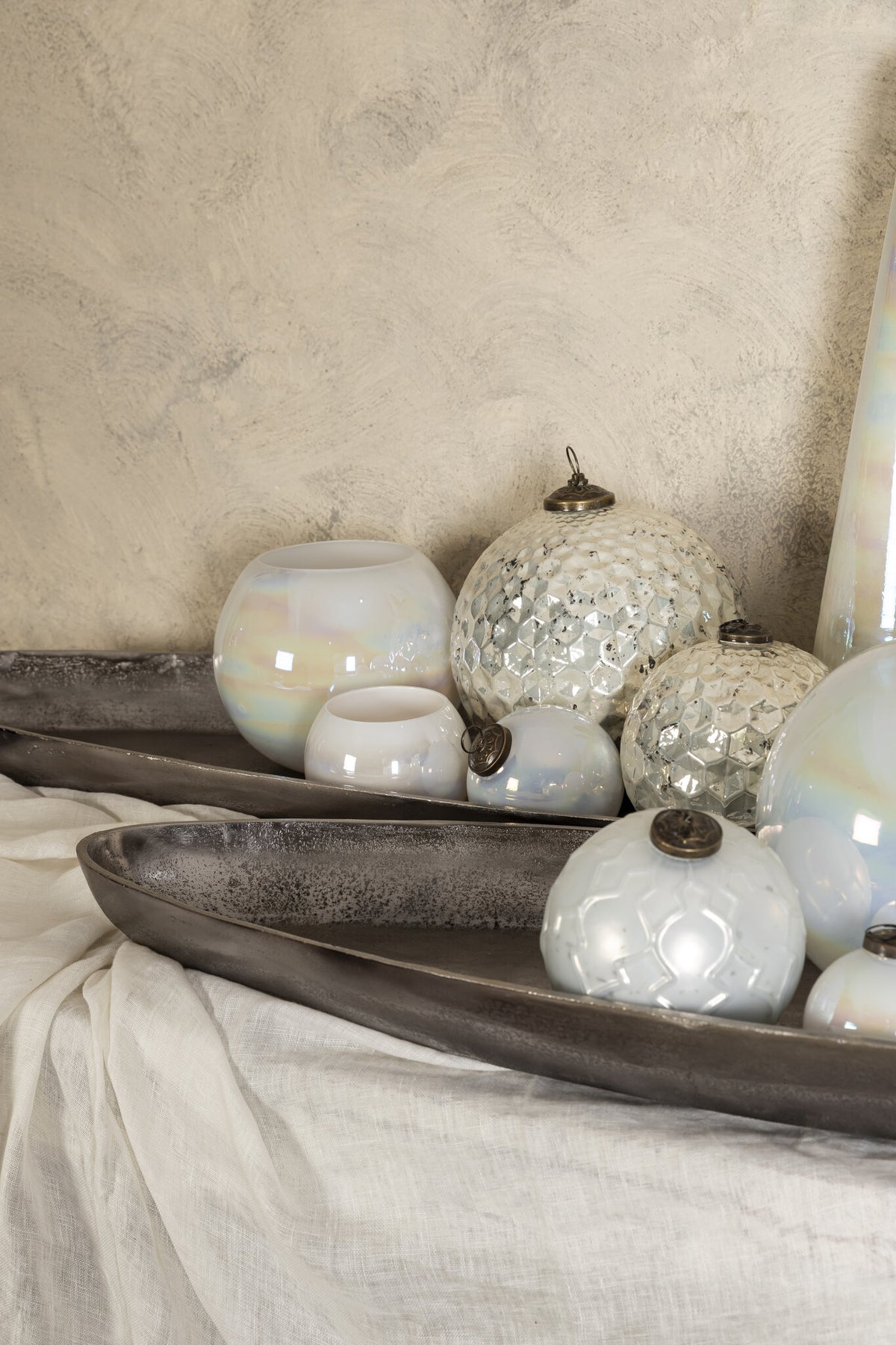 Yaren gunmetal cast aluminium oval bowl with border, small