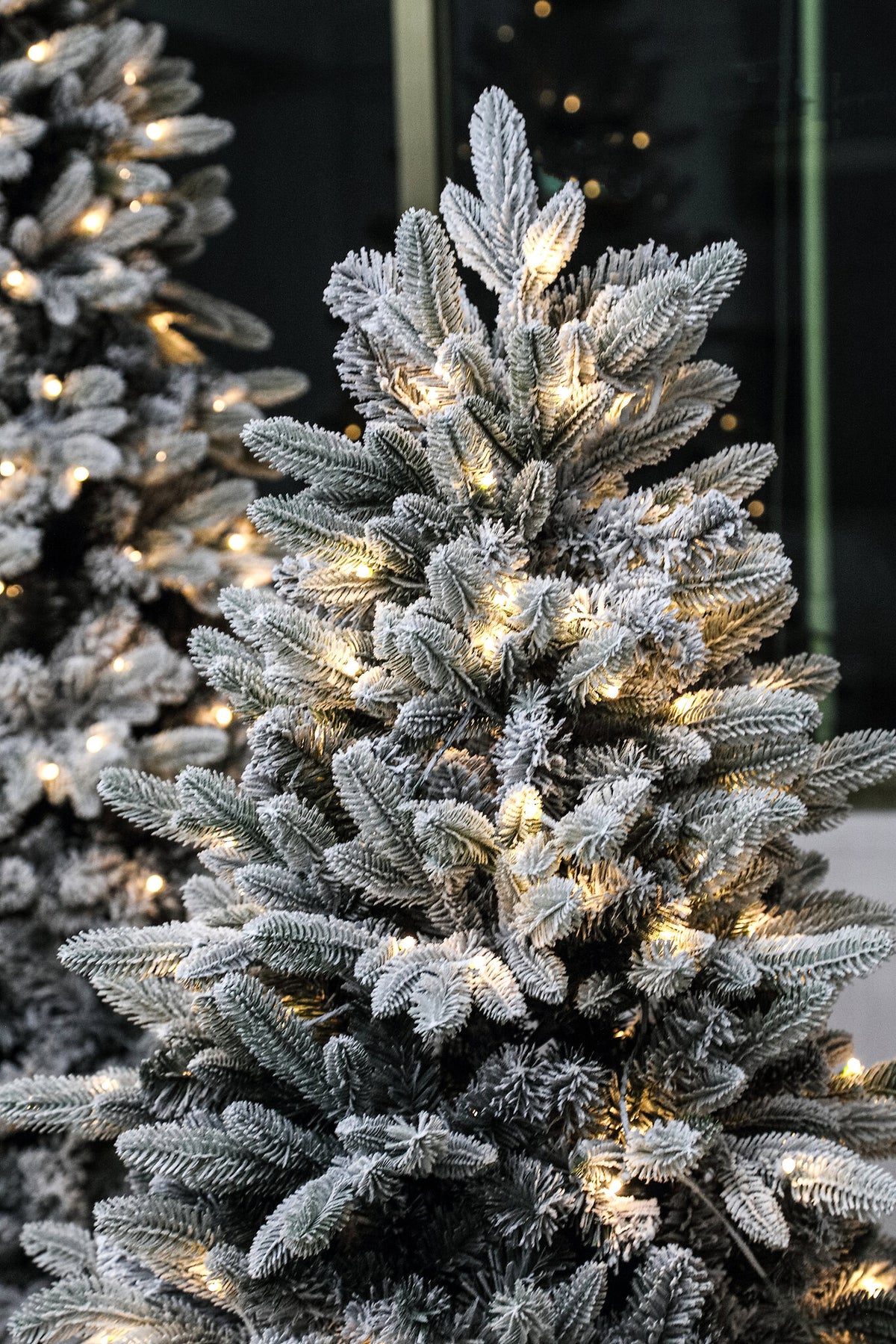 Kasiey white snow-effect pre-lit Christmas tree, large