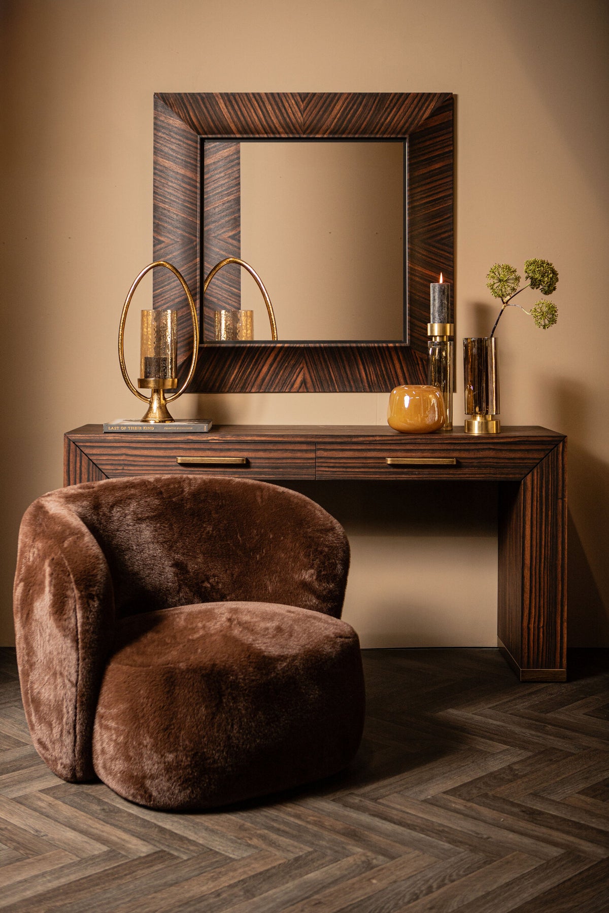 Aphrodite dark brown fur armchair, rounded silhouette