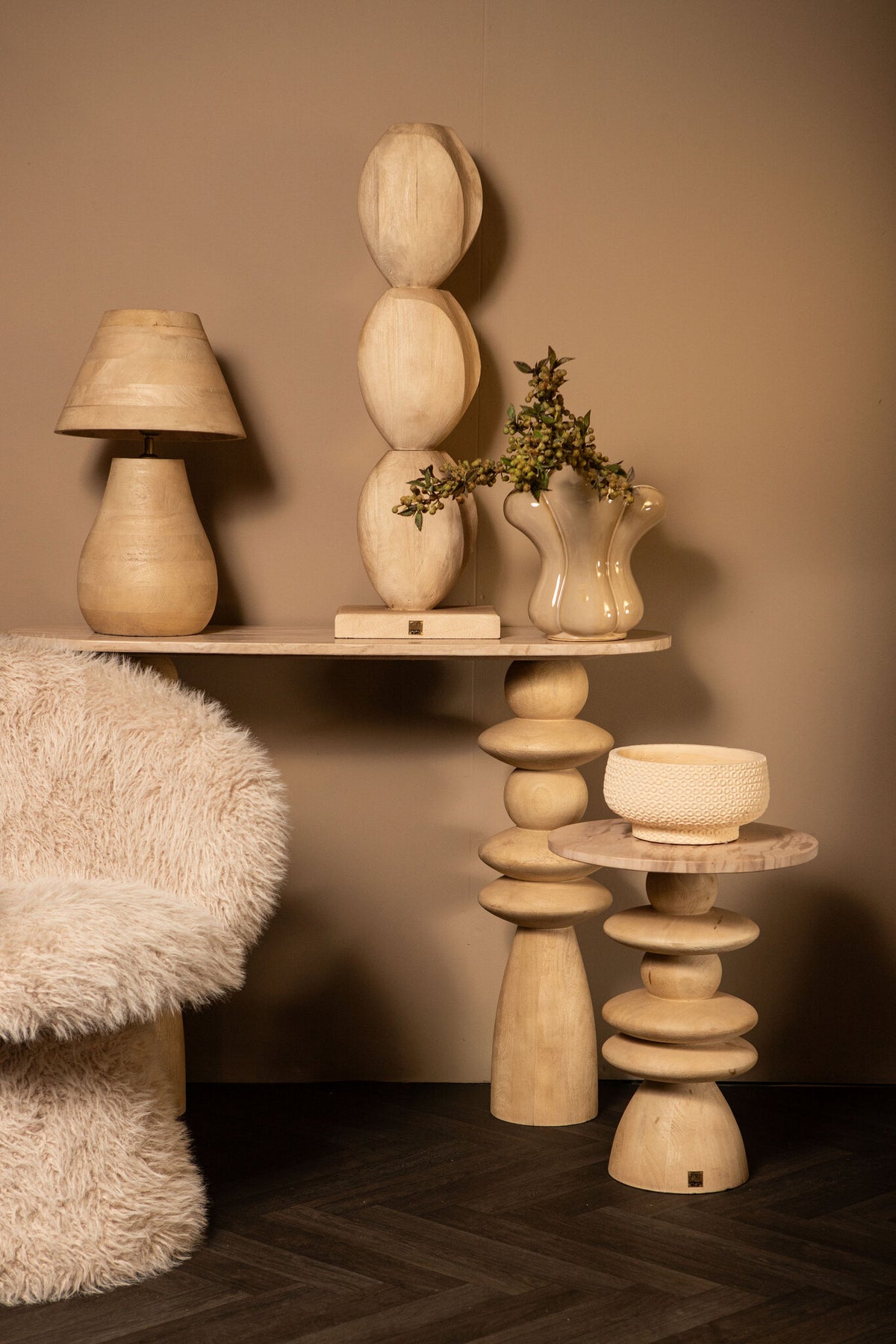 Peake natural mango wood round table lamp, low