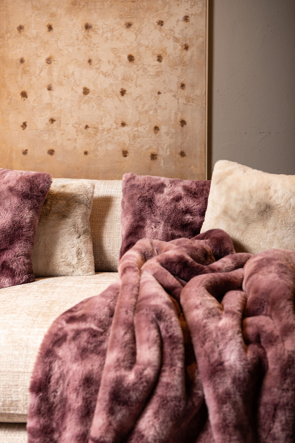 Linde burgundy faux fur bedspread in gift box