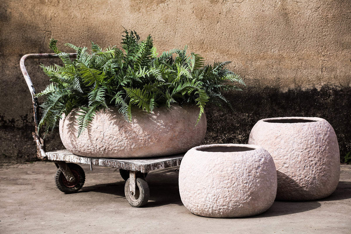 Meleyah beige fibre cement rock-look planter, extra large