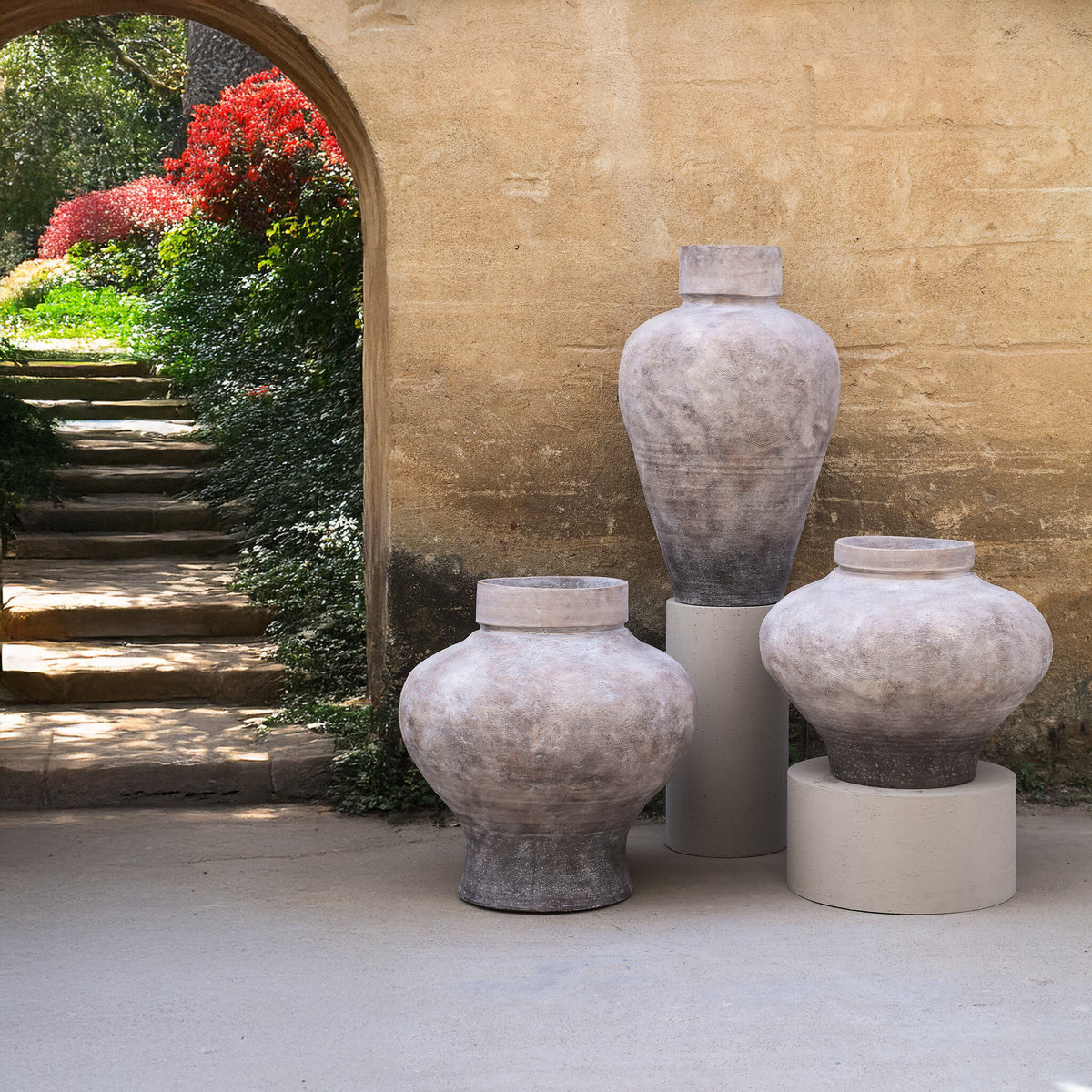 Michle beige fibre cement vintage jar planter, medium