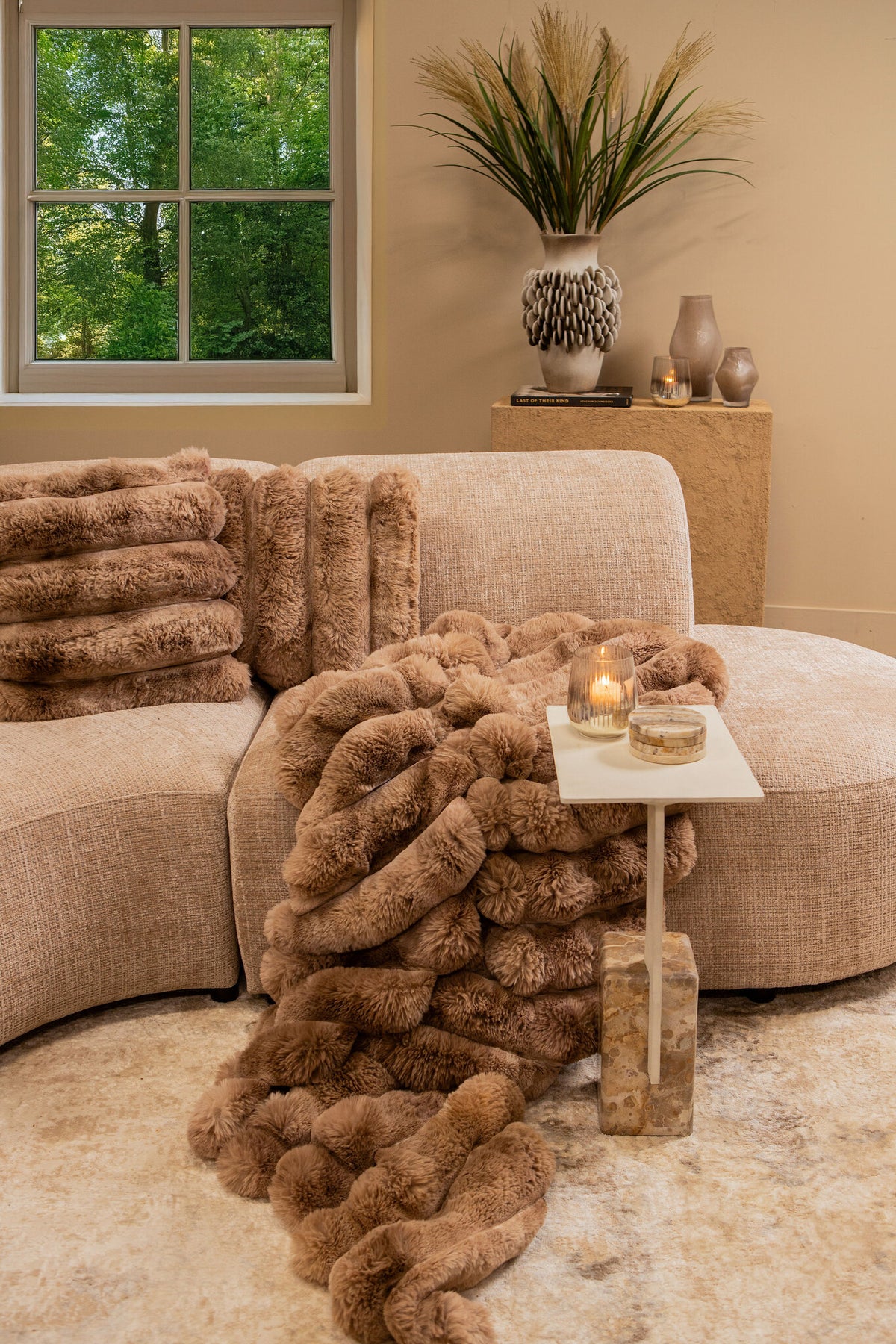Divvo brown faux fur ribbed throw, large