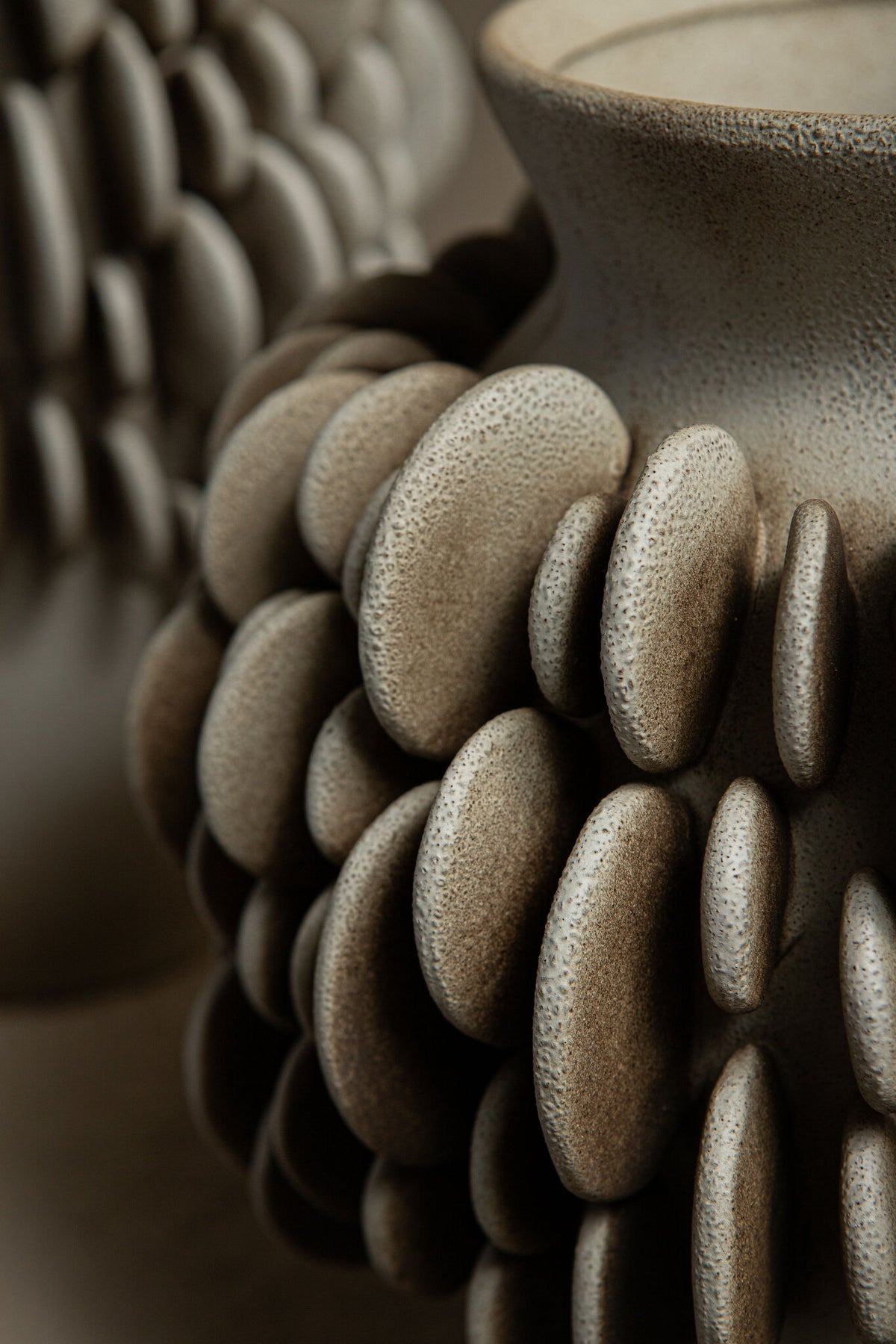 Wina beige scalloped ceramic vase, low, small