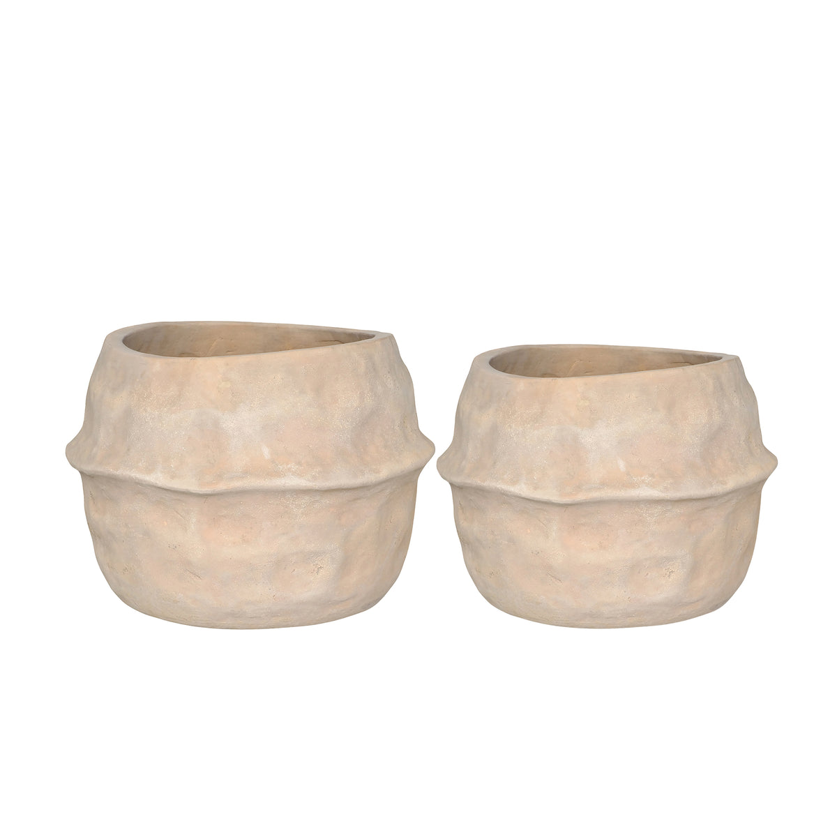 Kendra terracotta planter with wave border