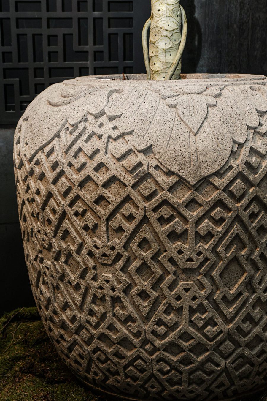 Luzmari grey carved cement planter, large