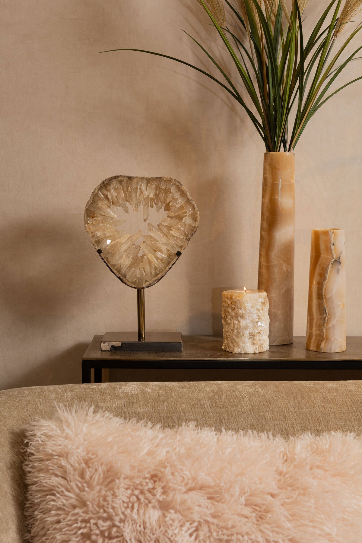 Jaso natural quartz mineral sculpture