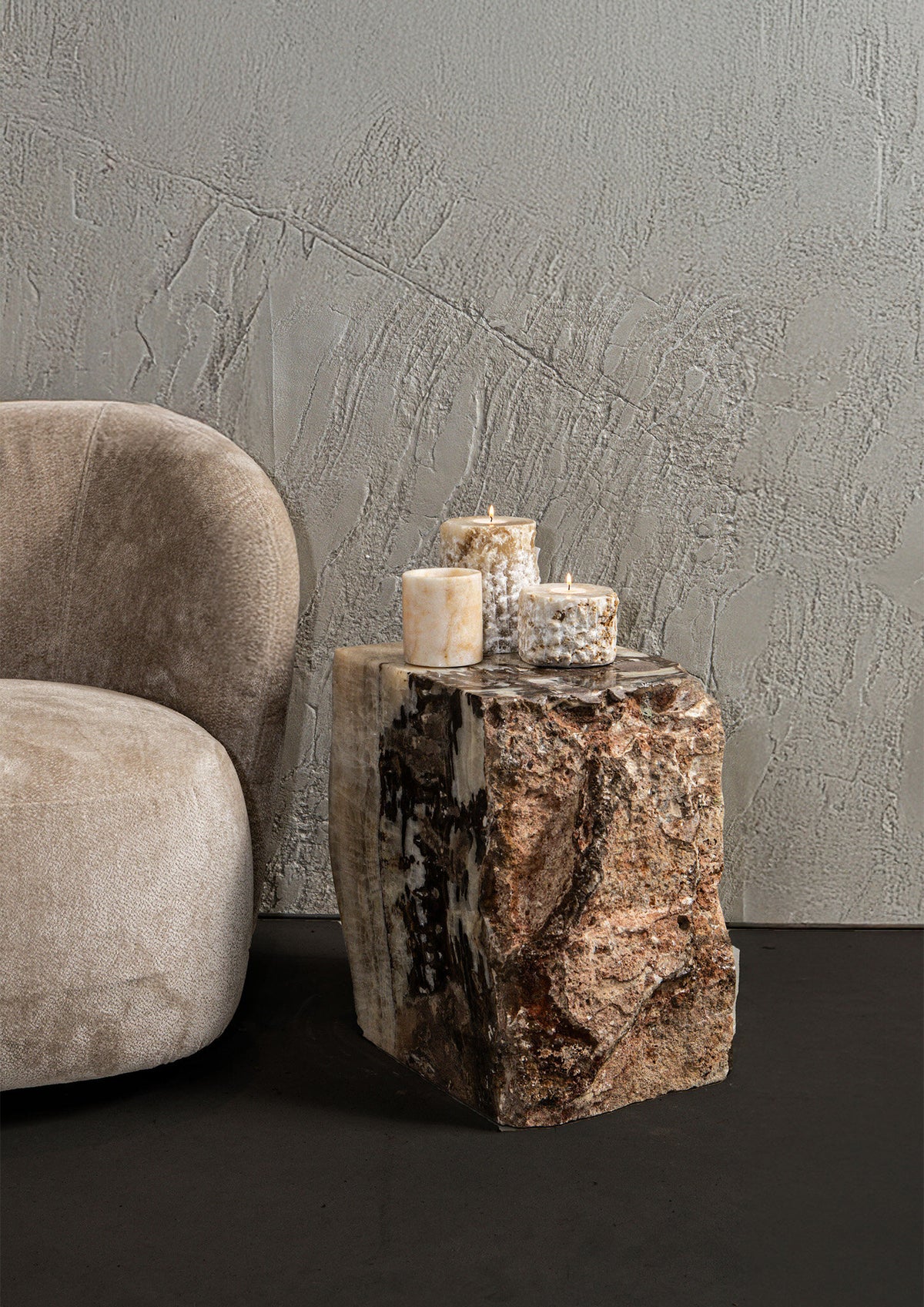 Keydan natural onyx pedestal with rough side