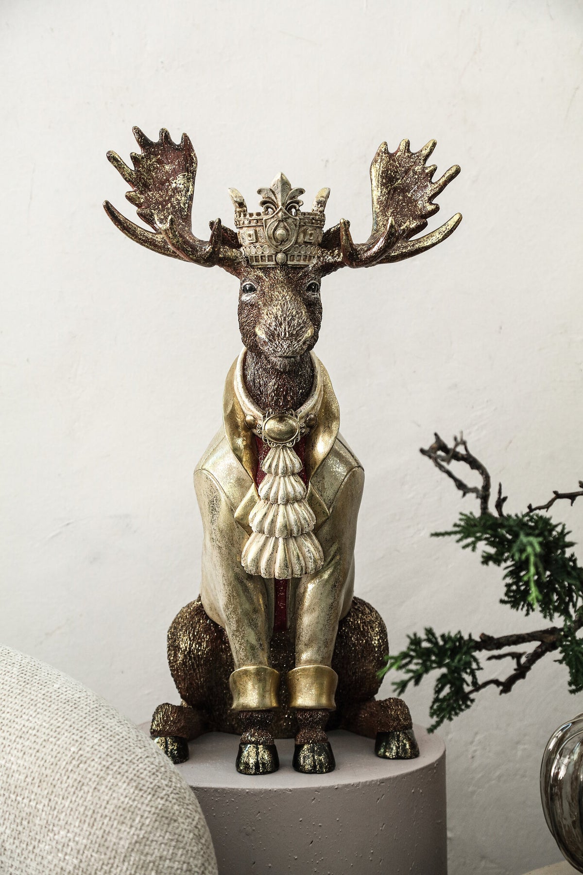 Dasher brown resin sitting moose statue