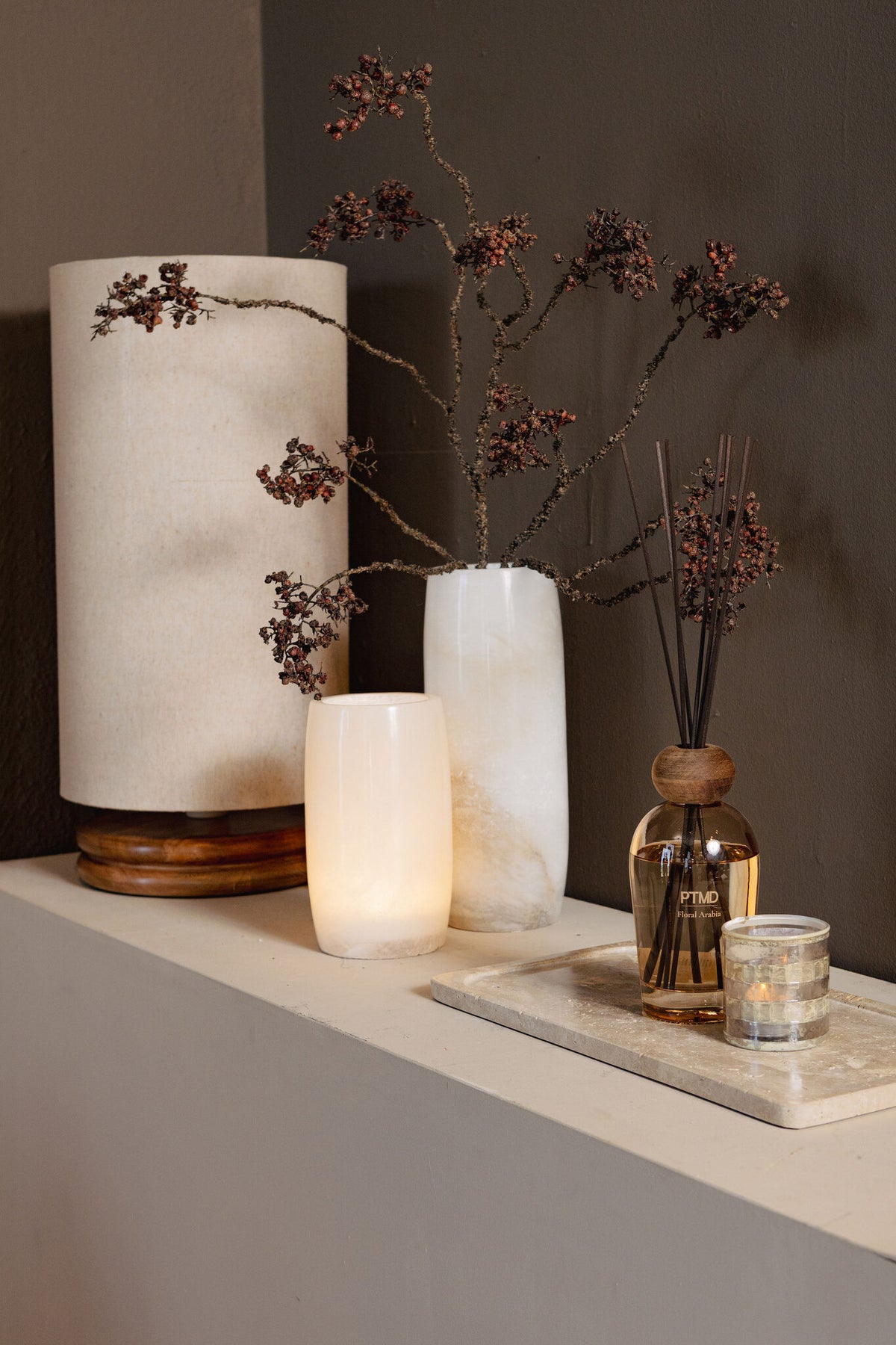 Louva white alabaster vase
