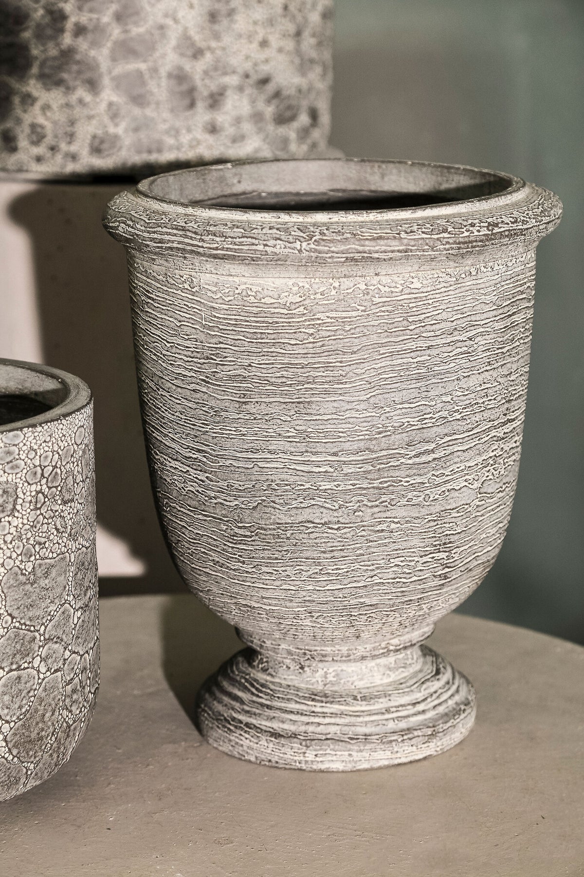 Chariah grey medici-style planter set
