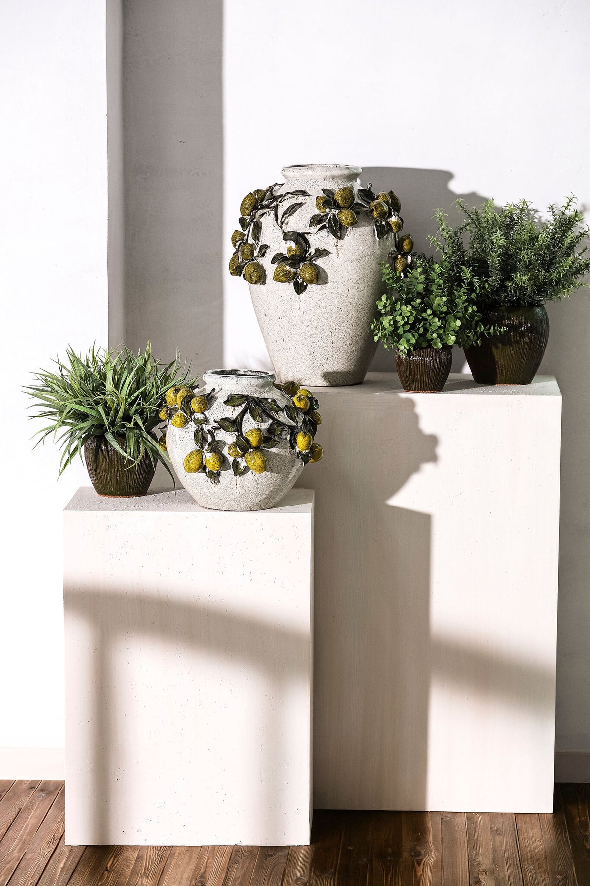 Pascha cream ceramic vase, rounded shape with a lemon motif