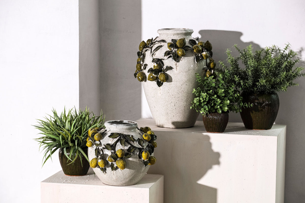 Pascha cream ceramic vase, rounded shape with a lemon motif