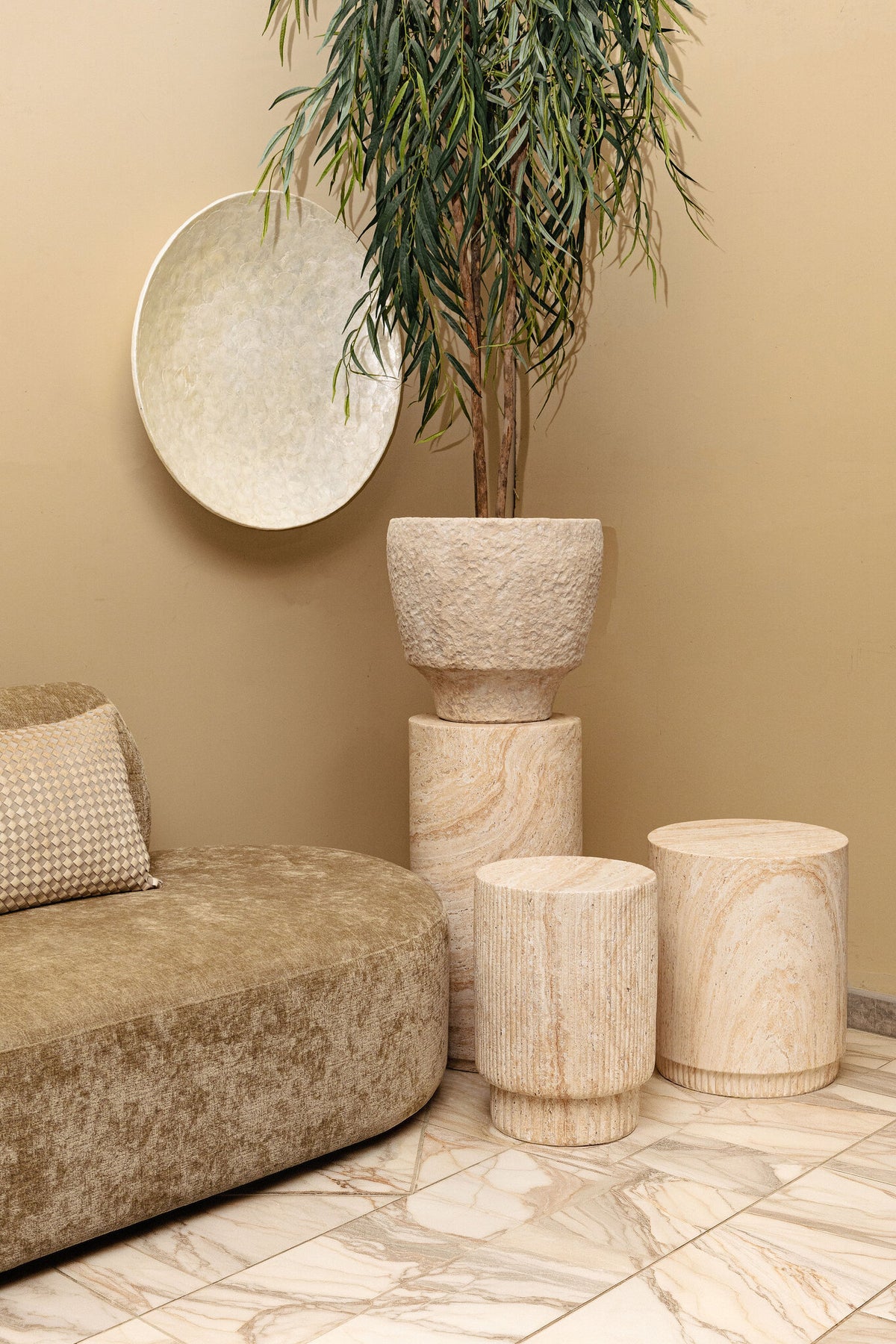 Cennie natural smooth round pillar pedestal, large