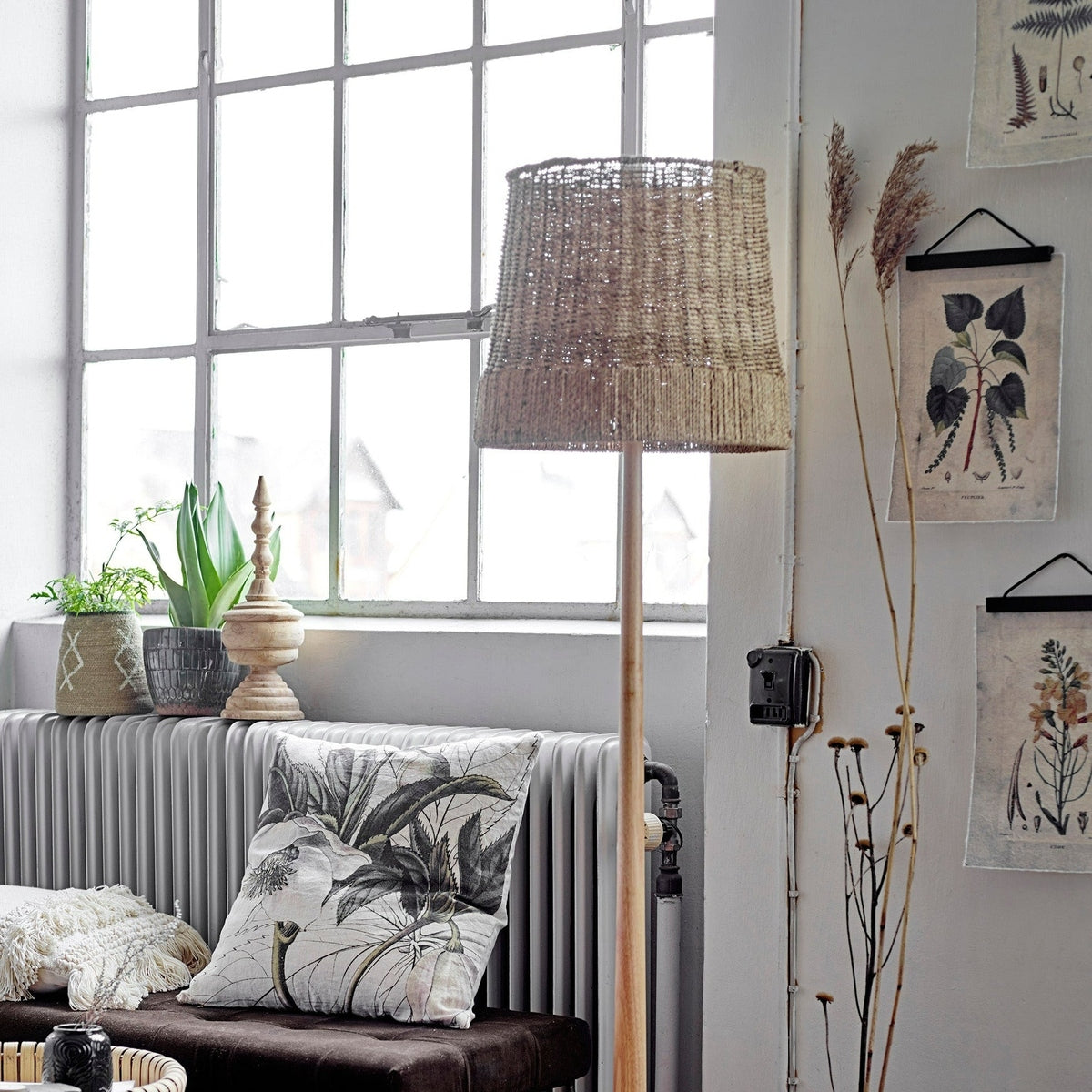 Kakasi Floor Lamp - Natural Rattan