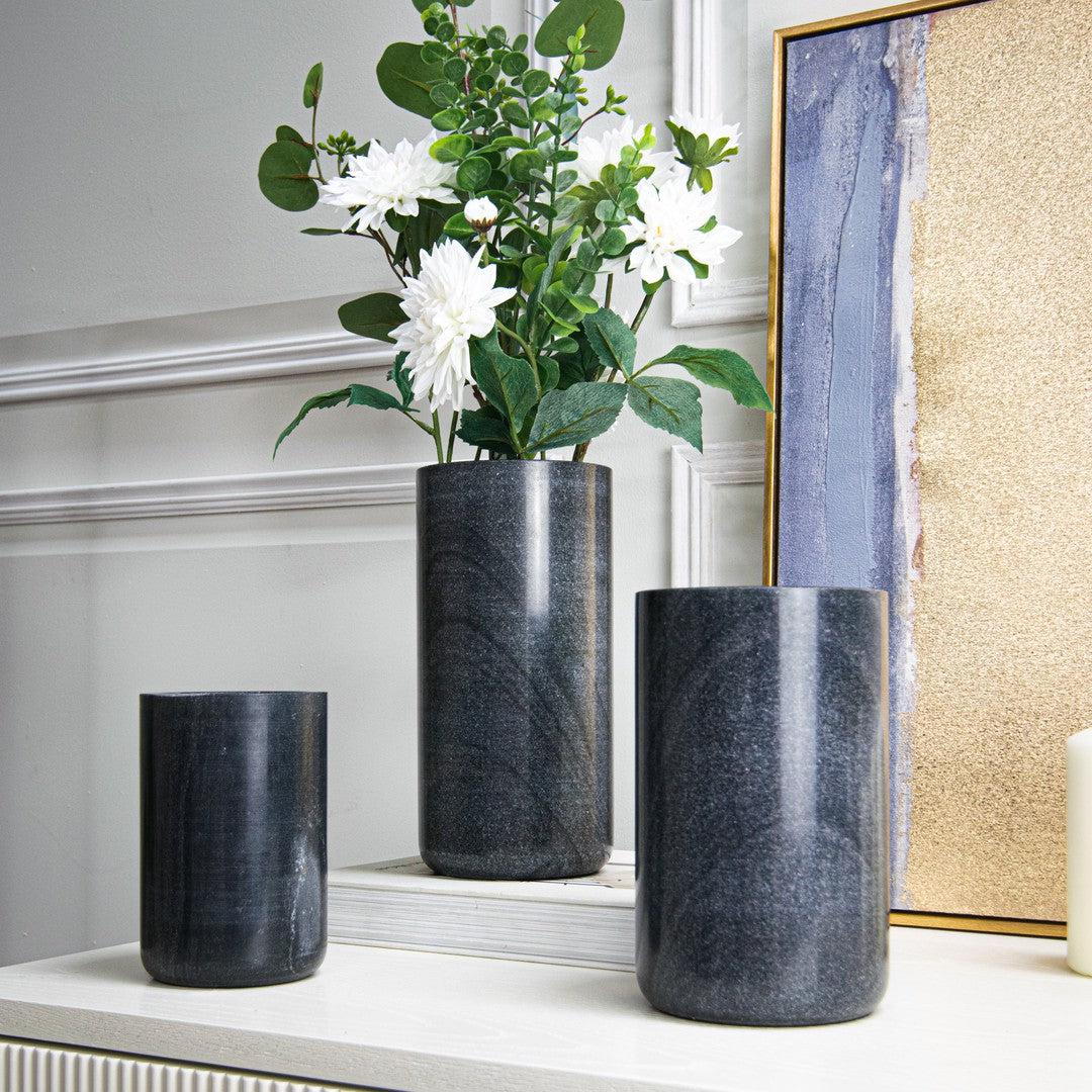 Carla Vase in polished black — front view