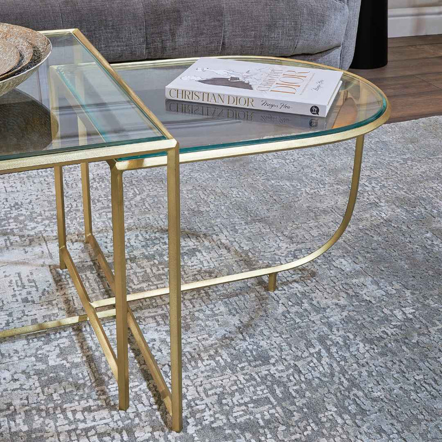 Larga Set of 2 Tables in brushed brass — detail