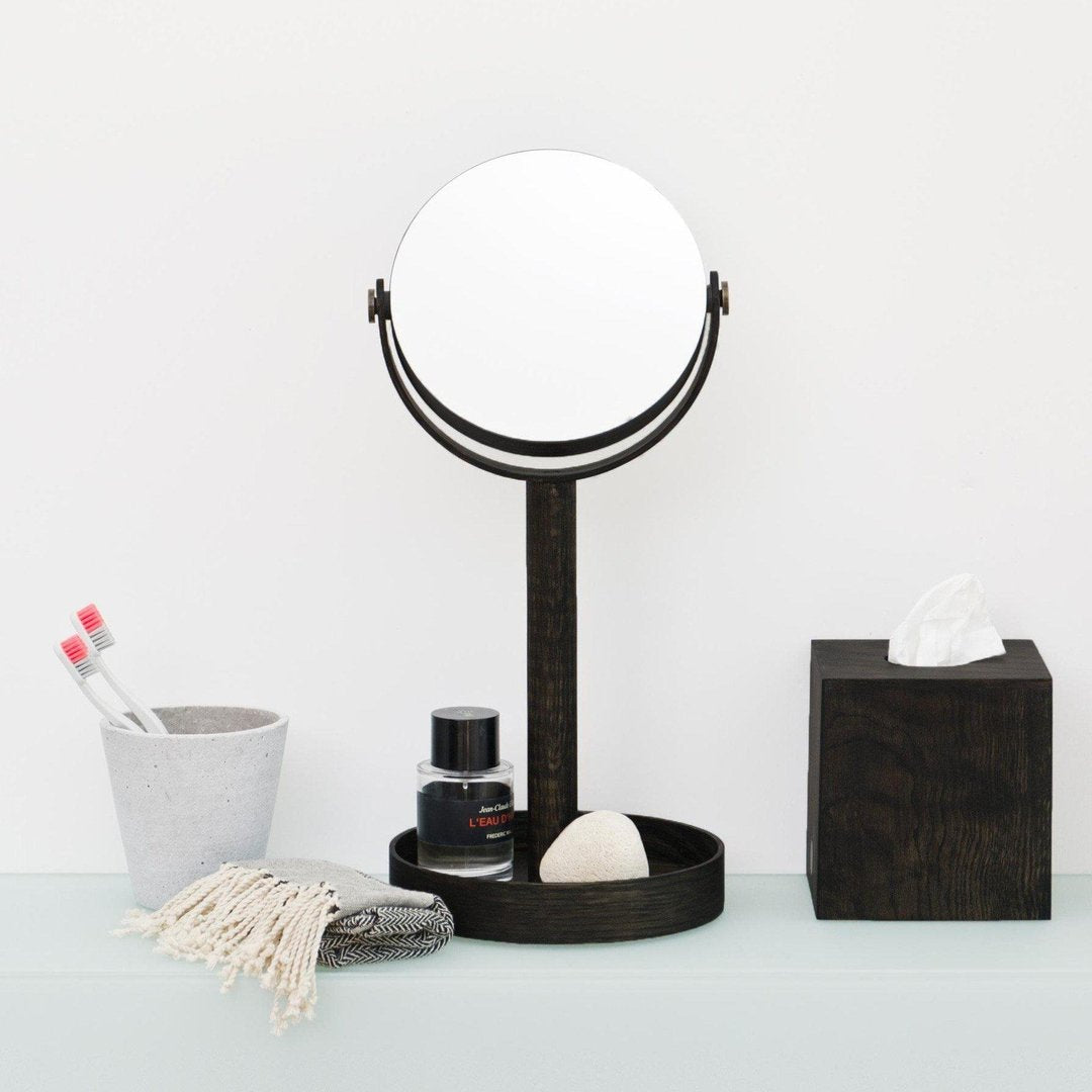 Magnify Mirror Close-Up - Dark Oak