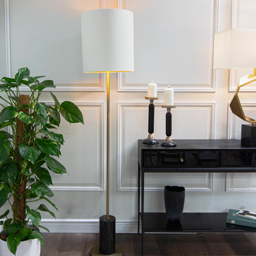 Maxone Floor Lamp — front view