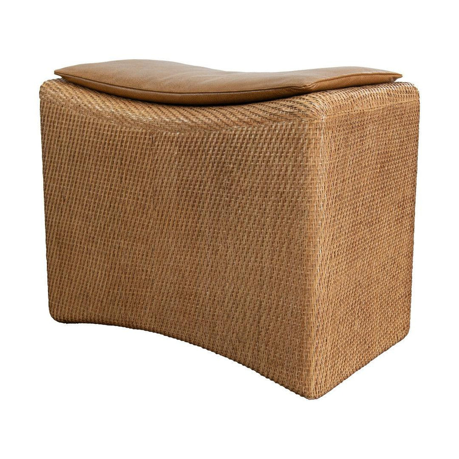 Molin Stool in natural tan — detail