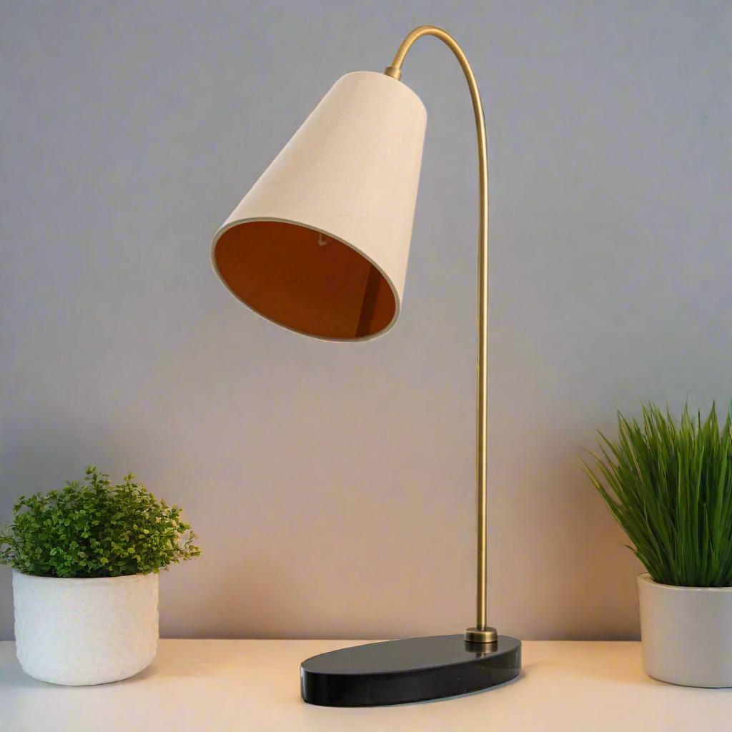 Sile Desk Lamp — front view