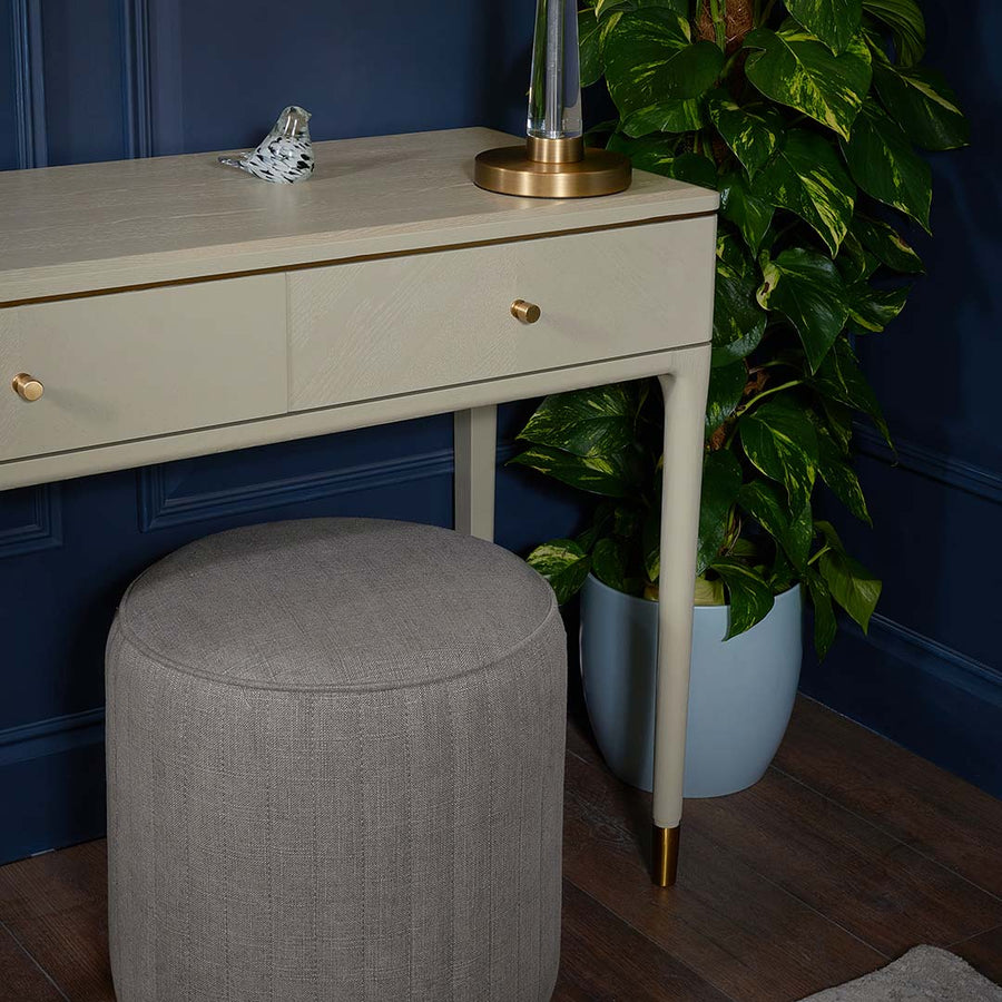 Vancent Off-White Dressing Table in antique brass and off-white — detail