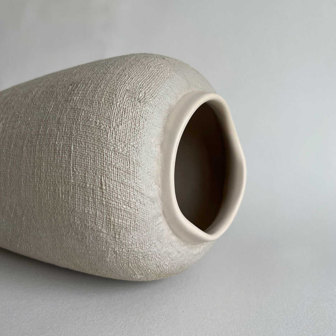 Yuta Large Ceramic Vase - Beige