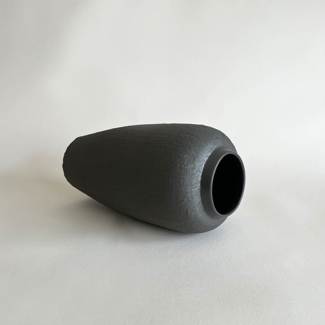 Yuta Large Ceramic Vase - Black