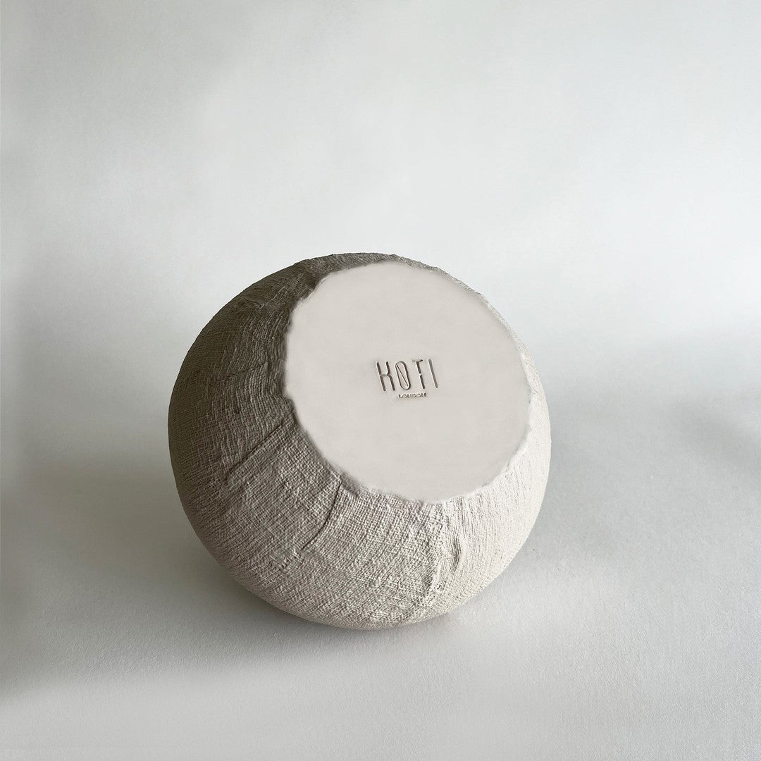 Yuta Medium Ceramic Vase - Beige