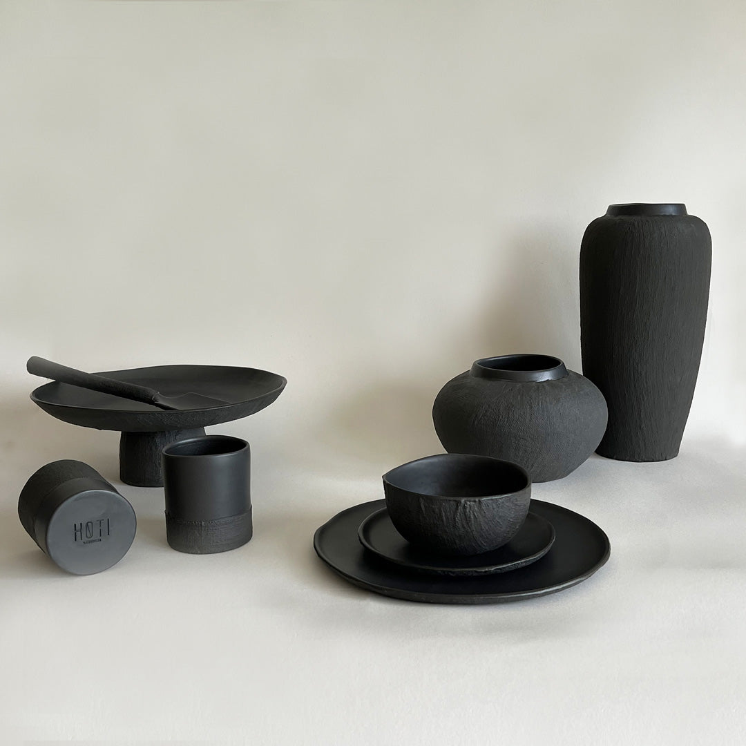 Yuta Medium Ceramic Vase - Black