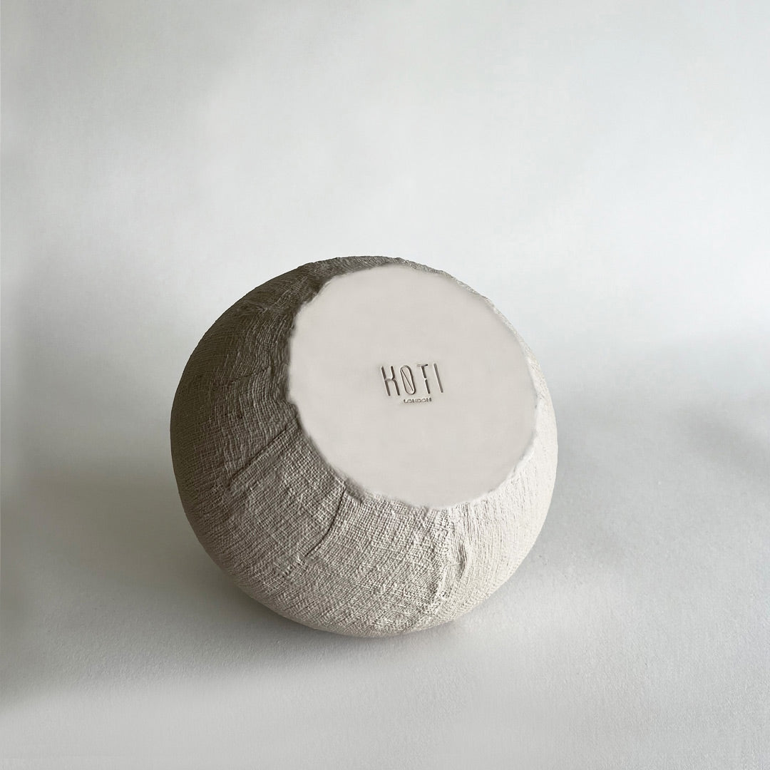 Yuta Medium Ceramic Vase - Charcoal & Beige