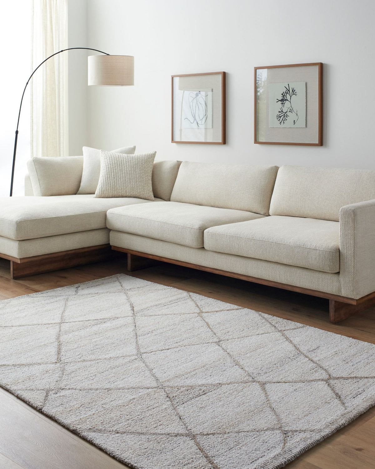 Berna Hand-Tufted Rug – 366 x 274 cm