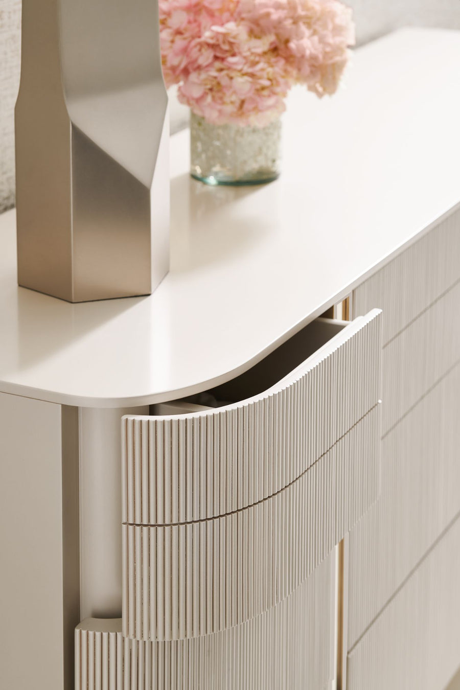Love at First Sight Bedroom Dresser – Matte Pearl