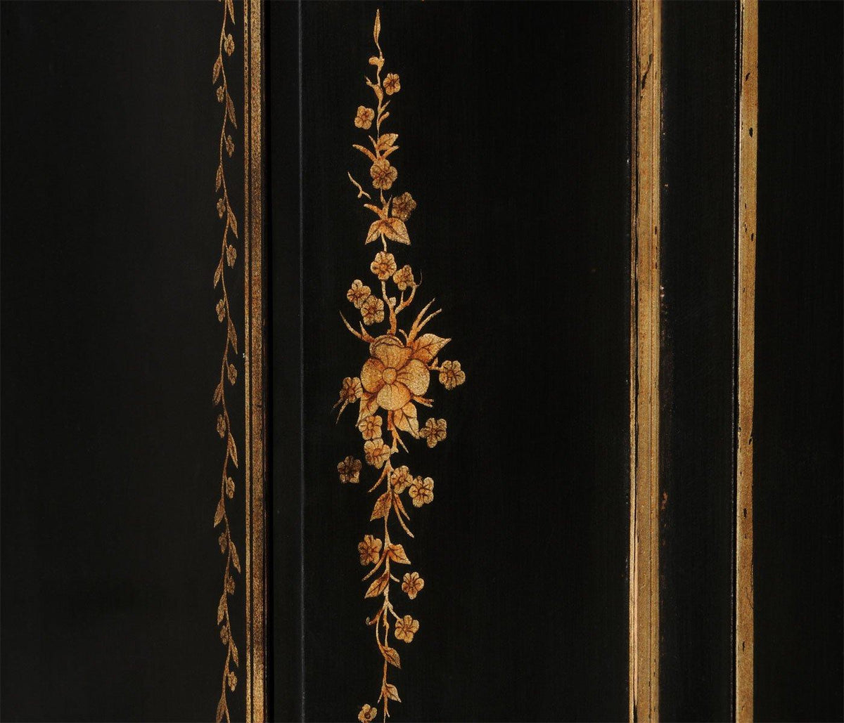 Formal Black and Gold Drinks Cabinet